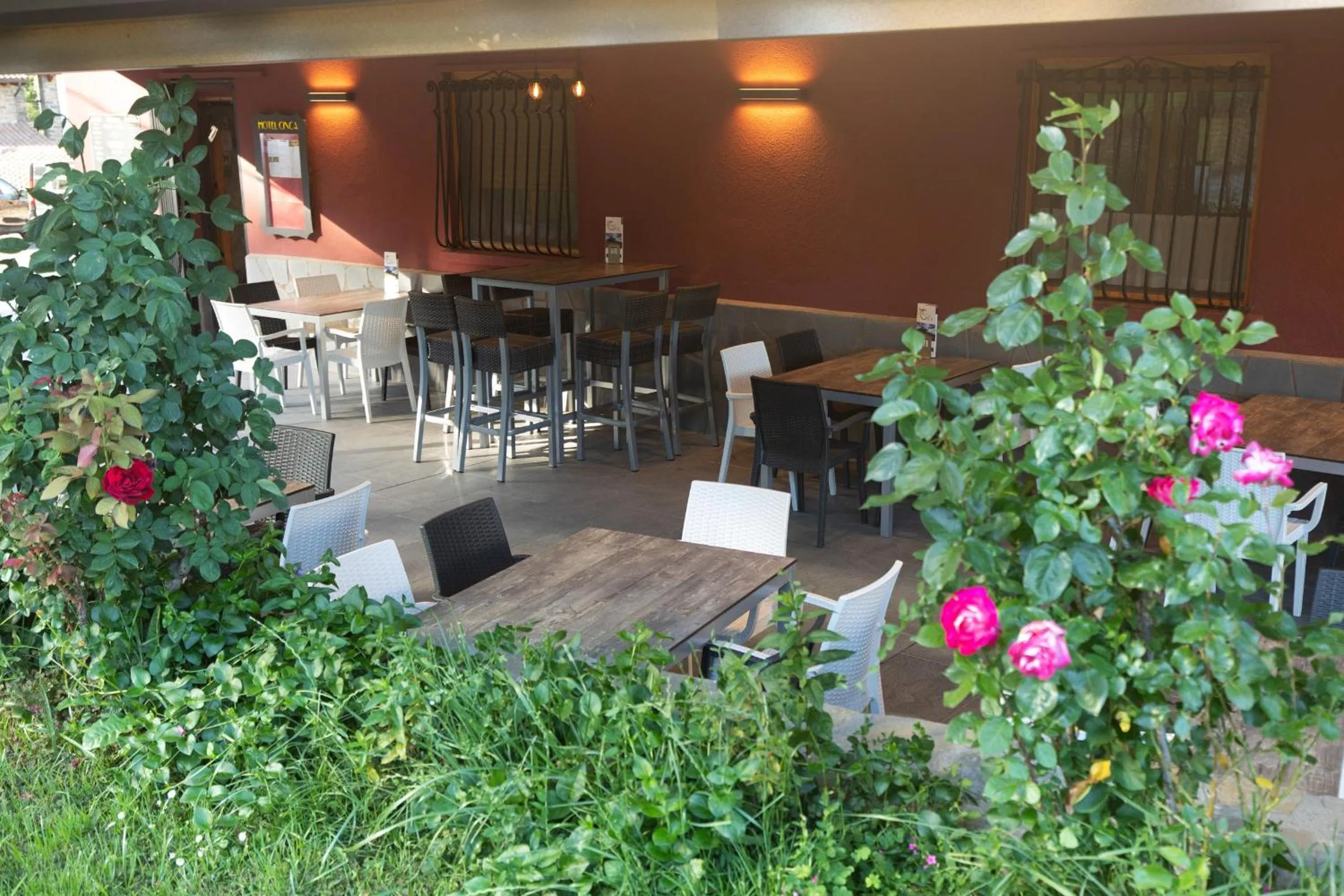 Restaurant/places to eat in Hotel Cinca