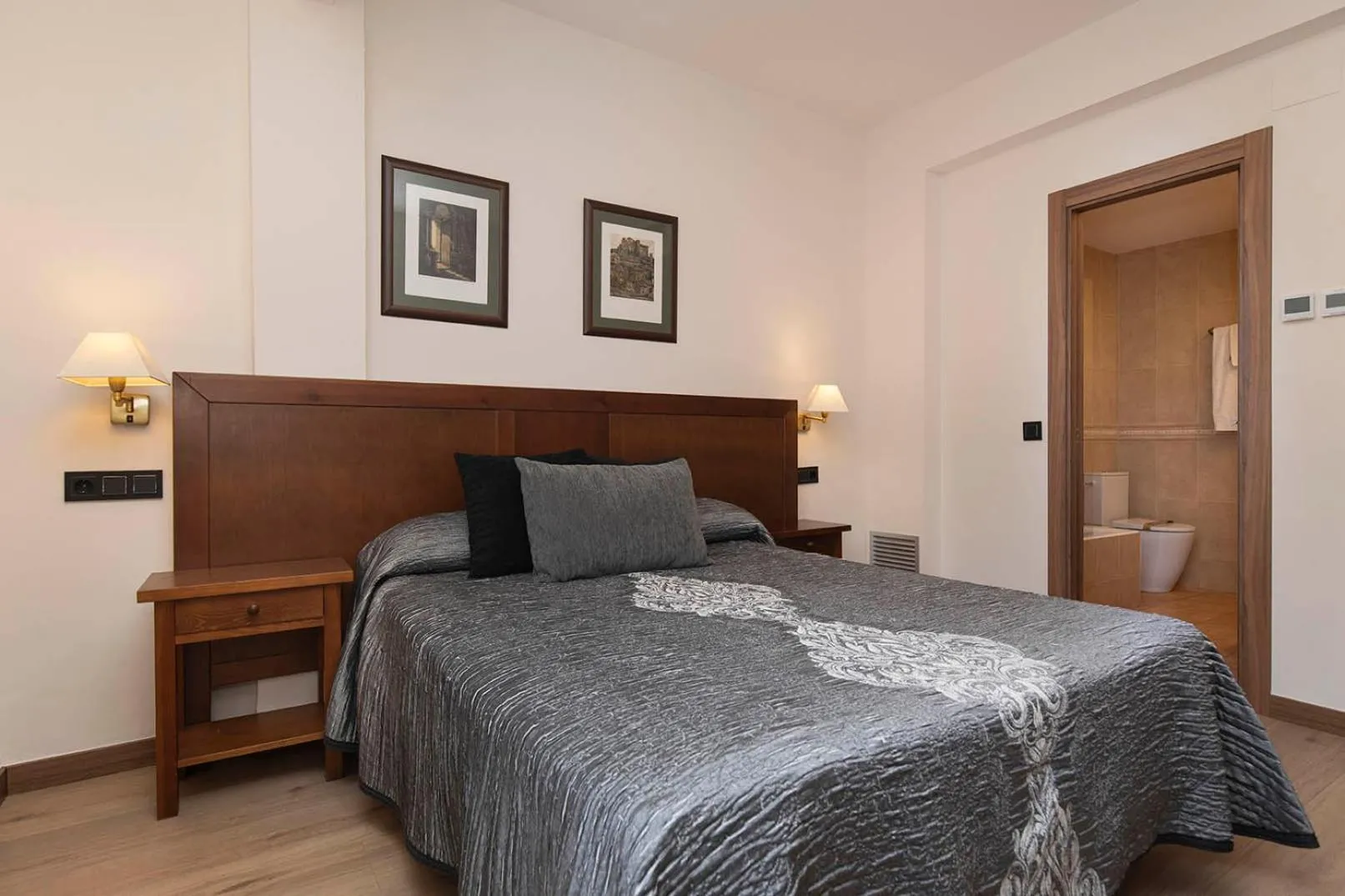 Bed in Hotel Cinca