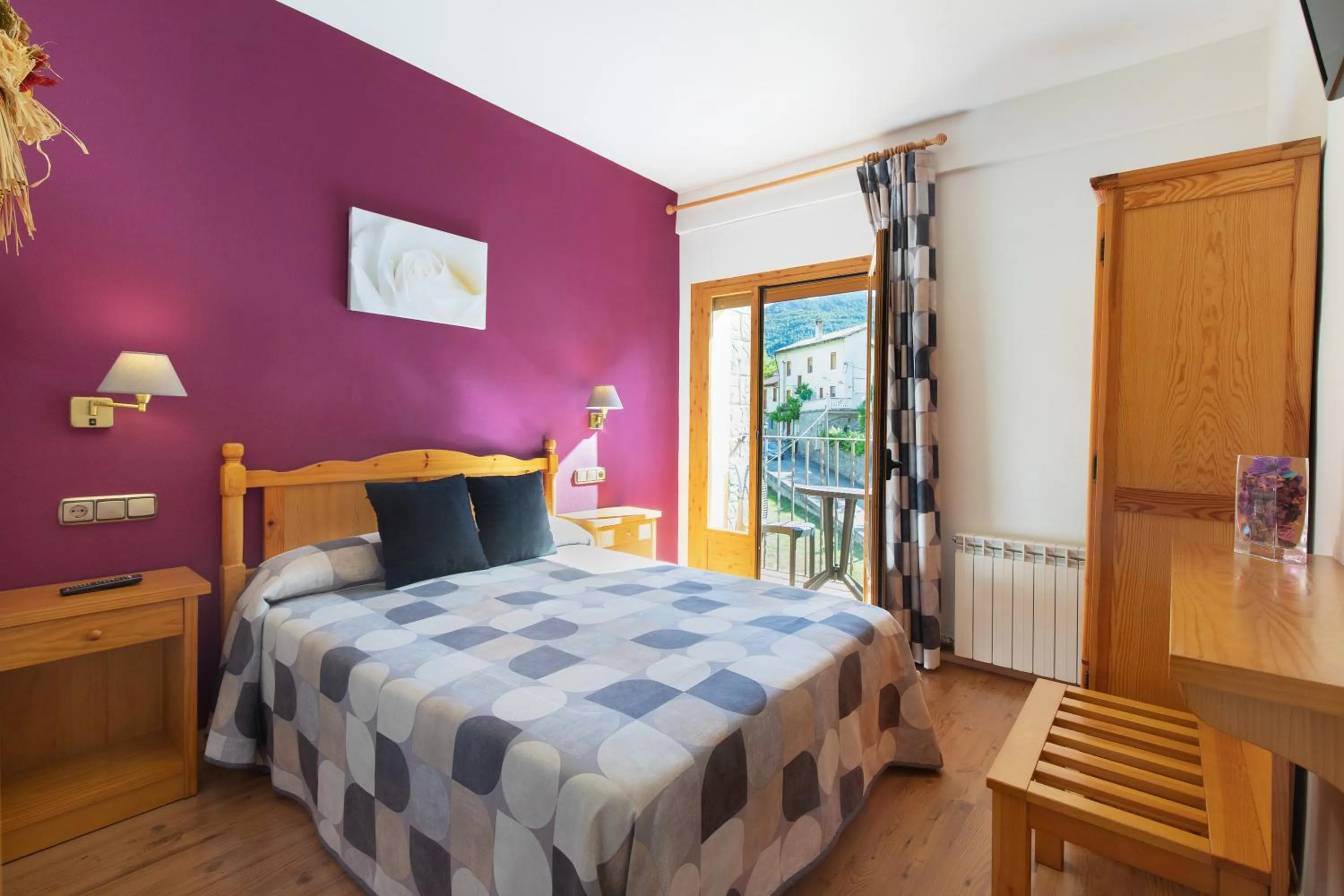 Photo of the whole room, Bed in Hotel Cinca