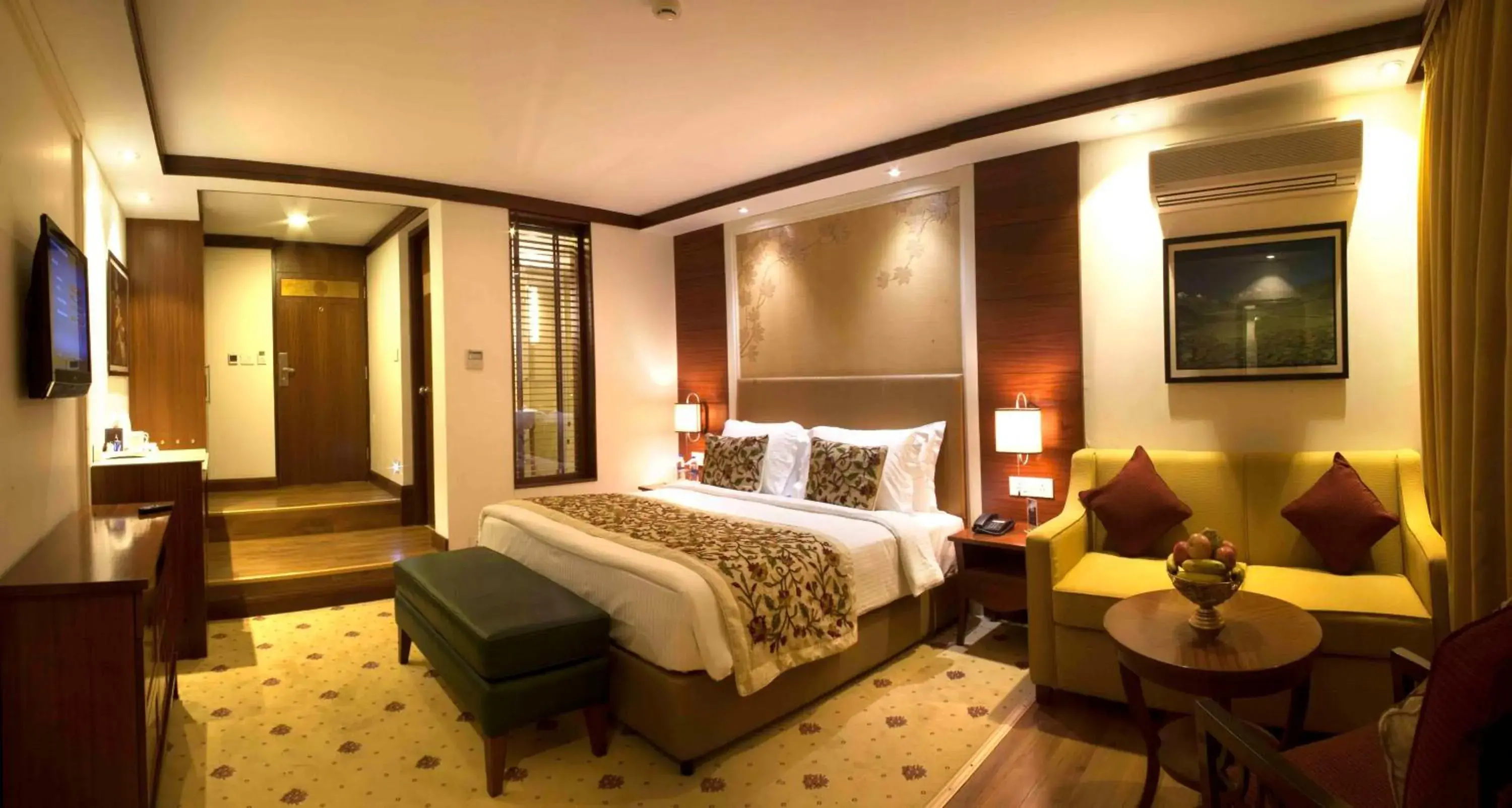 Bedroom, Bed in Fortune Resort Heevan, Srinagar - Member ITC Hotels' Group Bedroom, Bed in Fortune Resort Heevan, Srinagar - Member ITC Hotels' Group