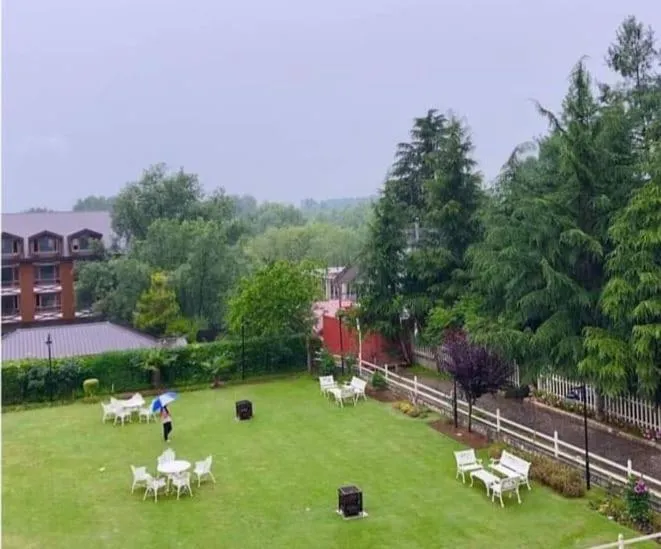 Garden in Fortune Resort Heevan, Srinagar - Member ITC Hotels' Group
