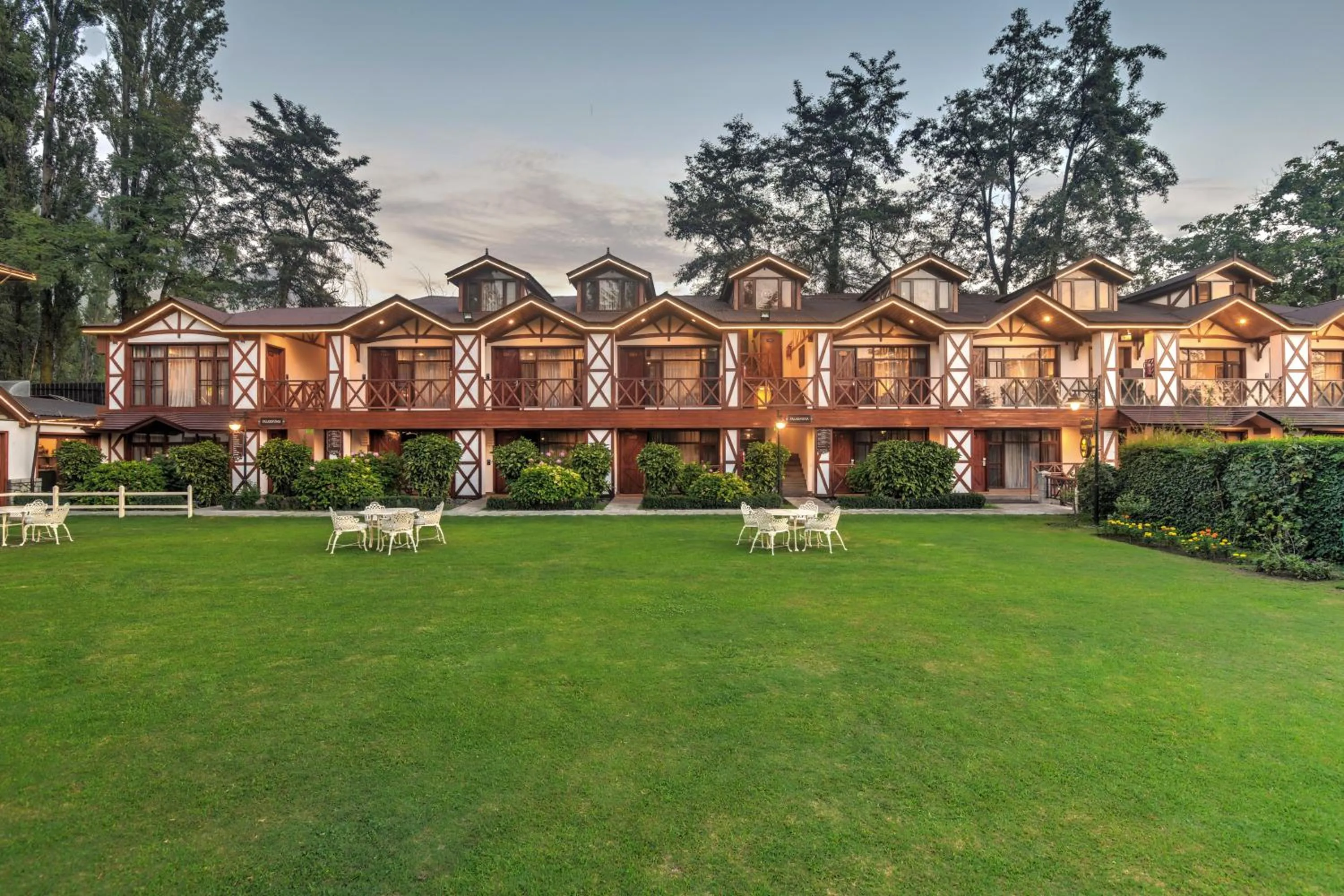 Entertainment in Fortune Resort Heevan, Srinagar - Member ITC Hotels' Group