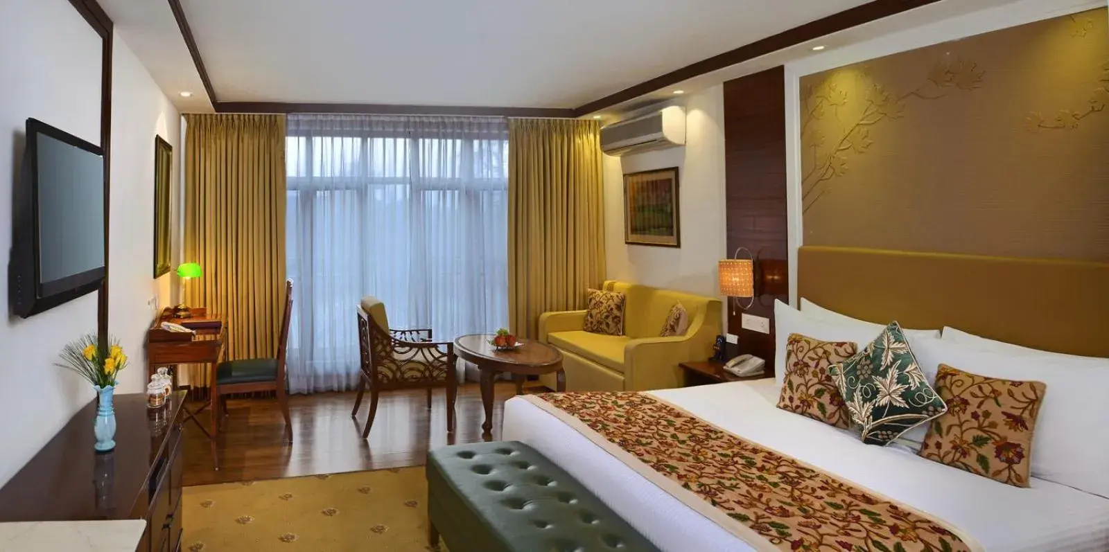 Bedroom, Bed in Fortune Resort Heevan, Srinagar - Member ITC Hotels' Group Bedroom, Bed in Fortune Resort Heevan, Srinagar - Member ITC Hotels' Group