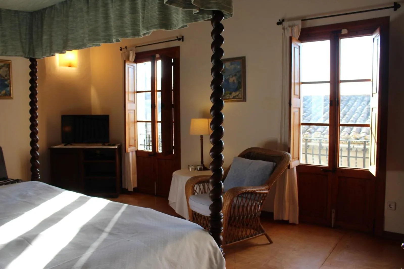 Photo of the whole room, Bed in Sant Jaume
