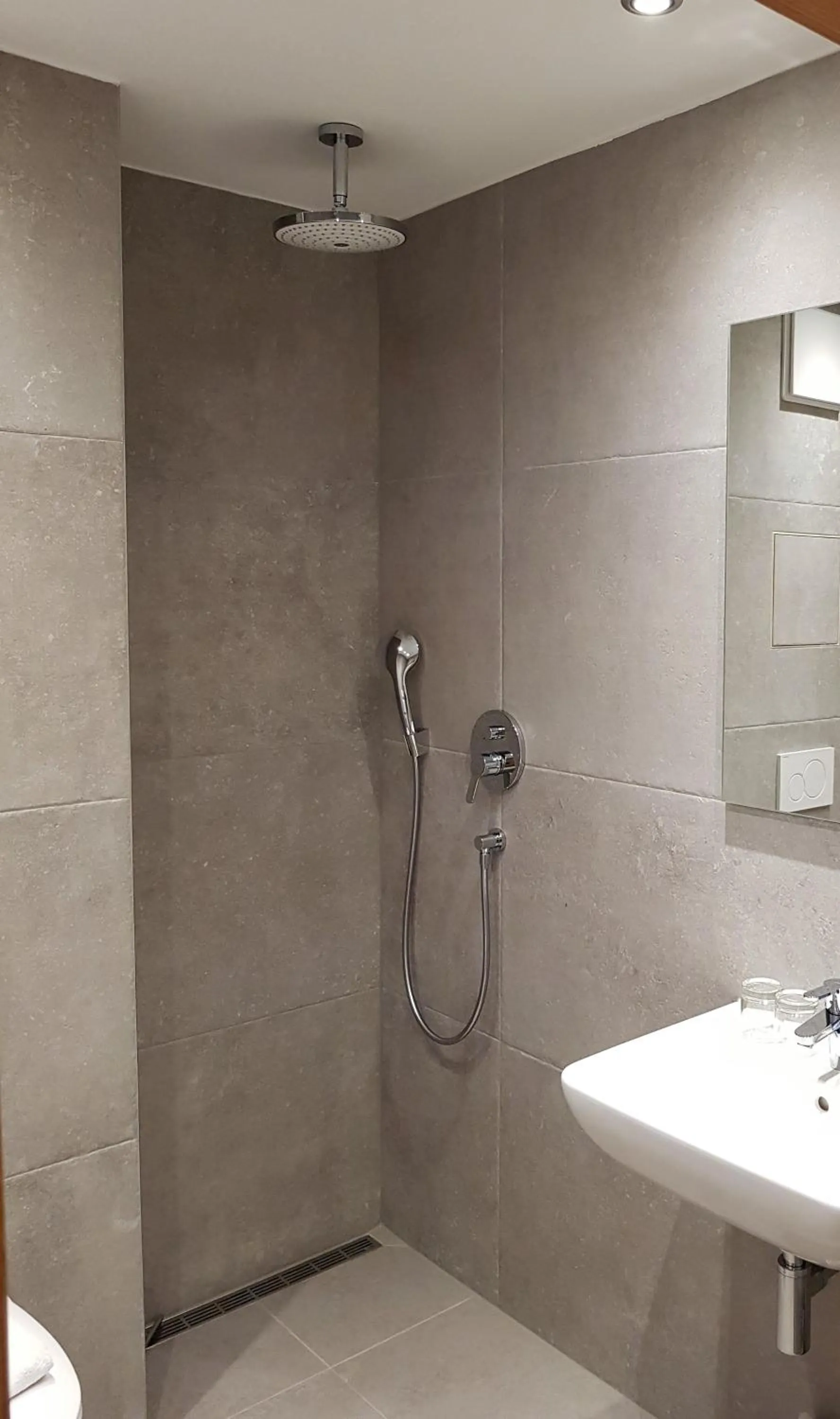 Shower in Apparthotel Garni Superior Simsseeblick