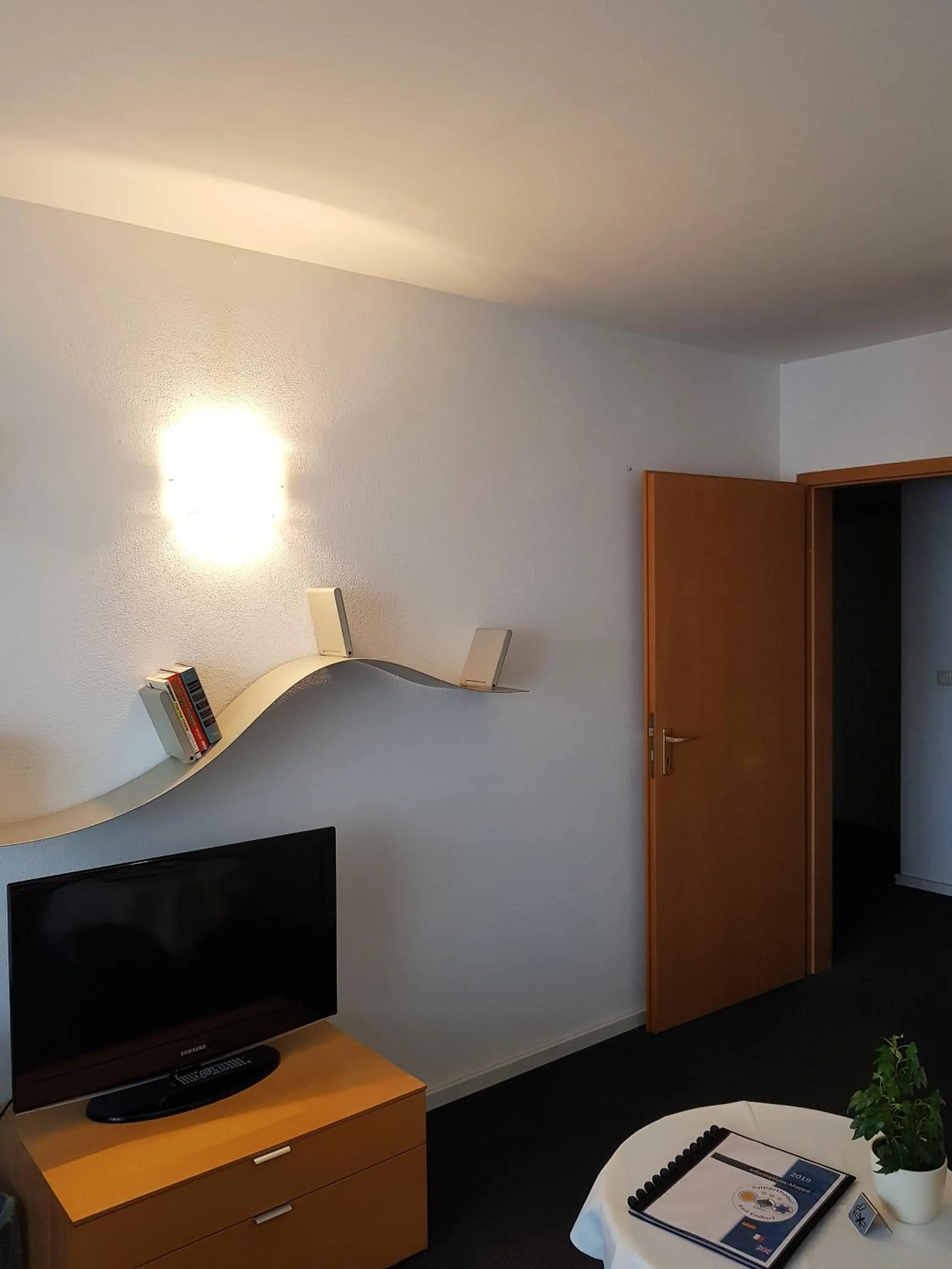 TV and multimedia in Apparthotel Garni Superior Simsseeblick