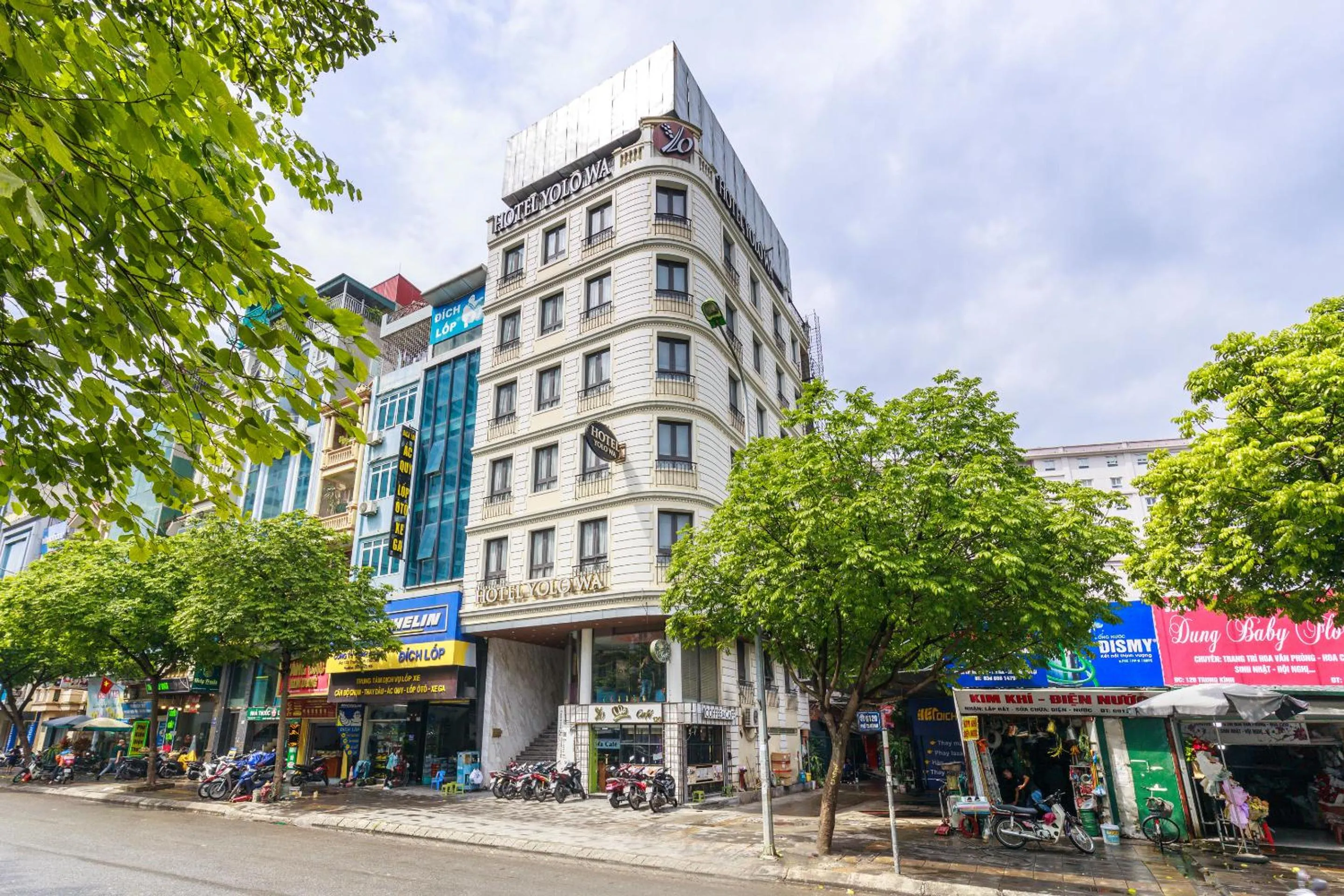 Property building in Yolo Wa Hotel