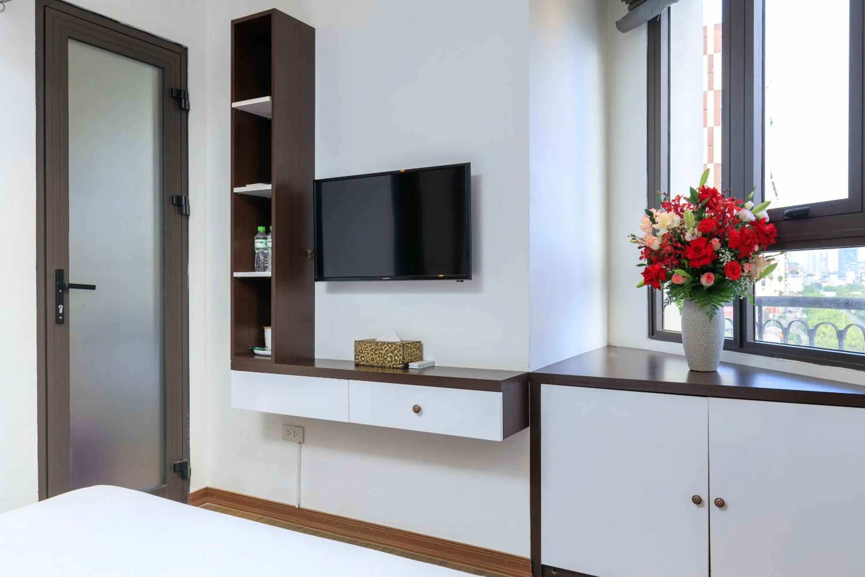 TV and multimedia, Bed in Yolo Wa Hotel