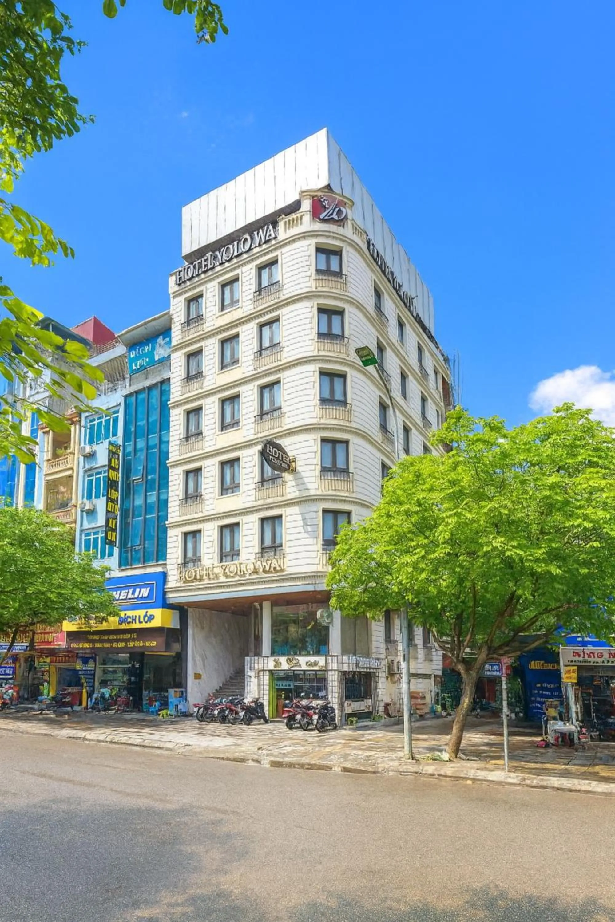 Property building in Yolo Wa Hotel