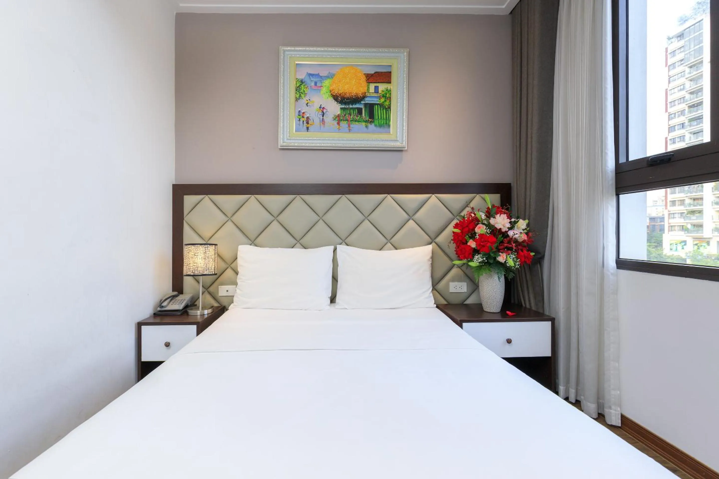 Photo of the whole room, Bed in Yolo Wa Hotel