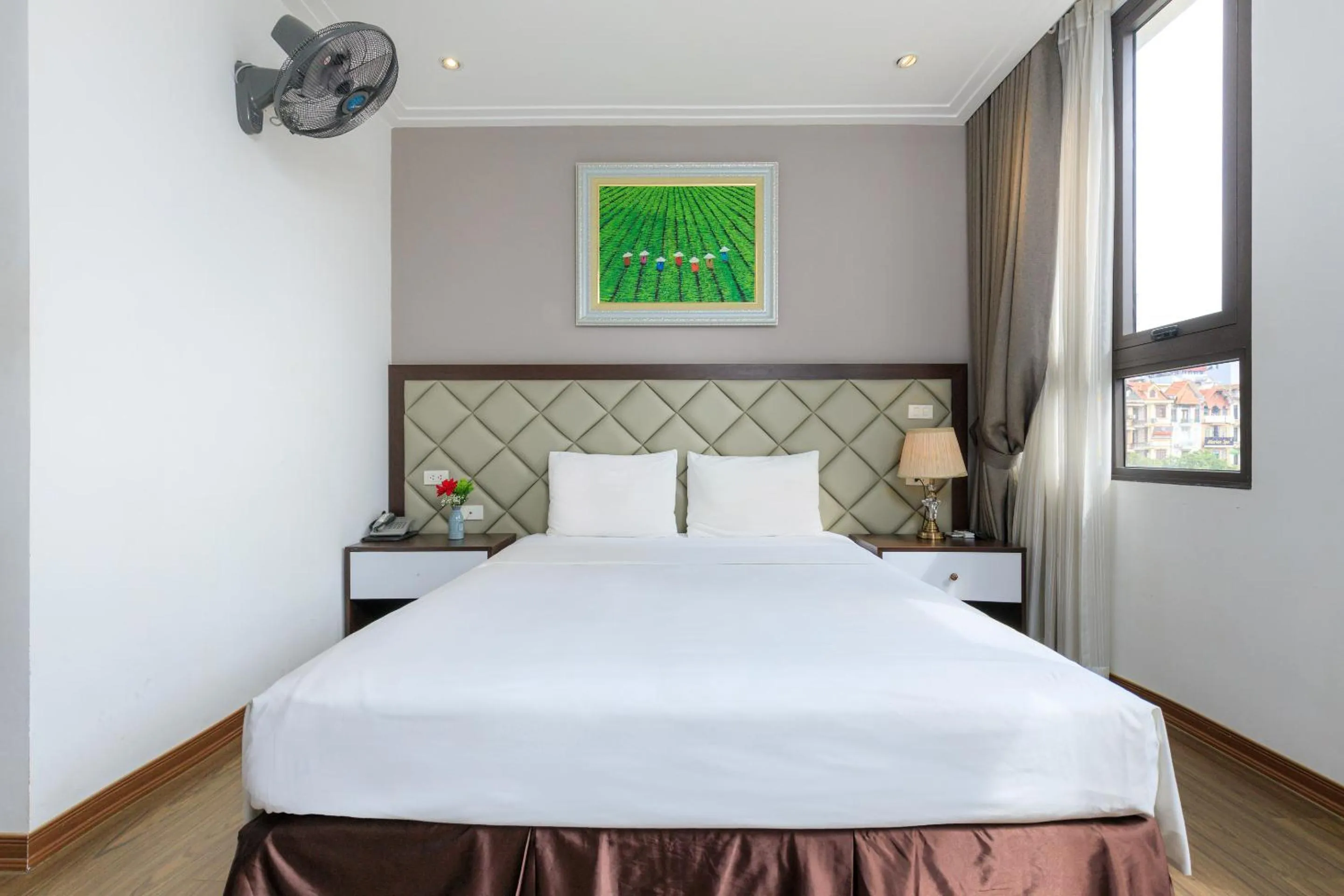 Photo of the whole room, Bed in Yolo Wa Hotel