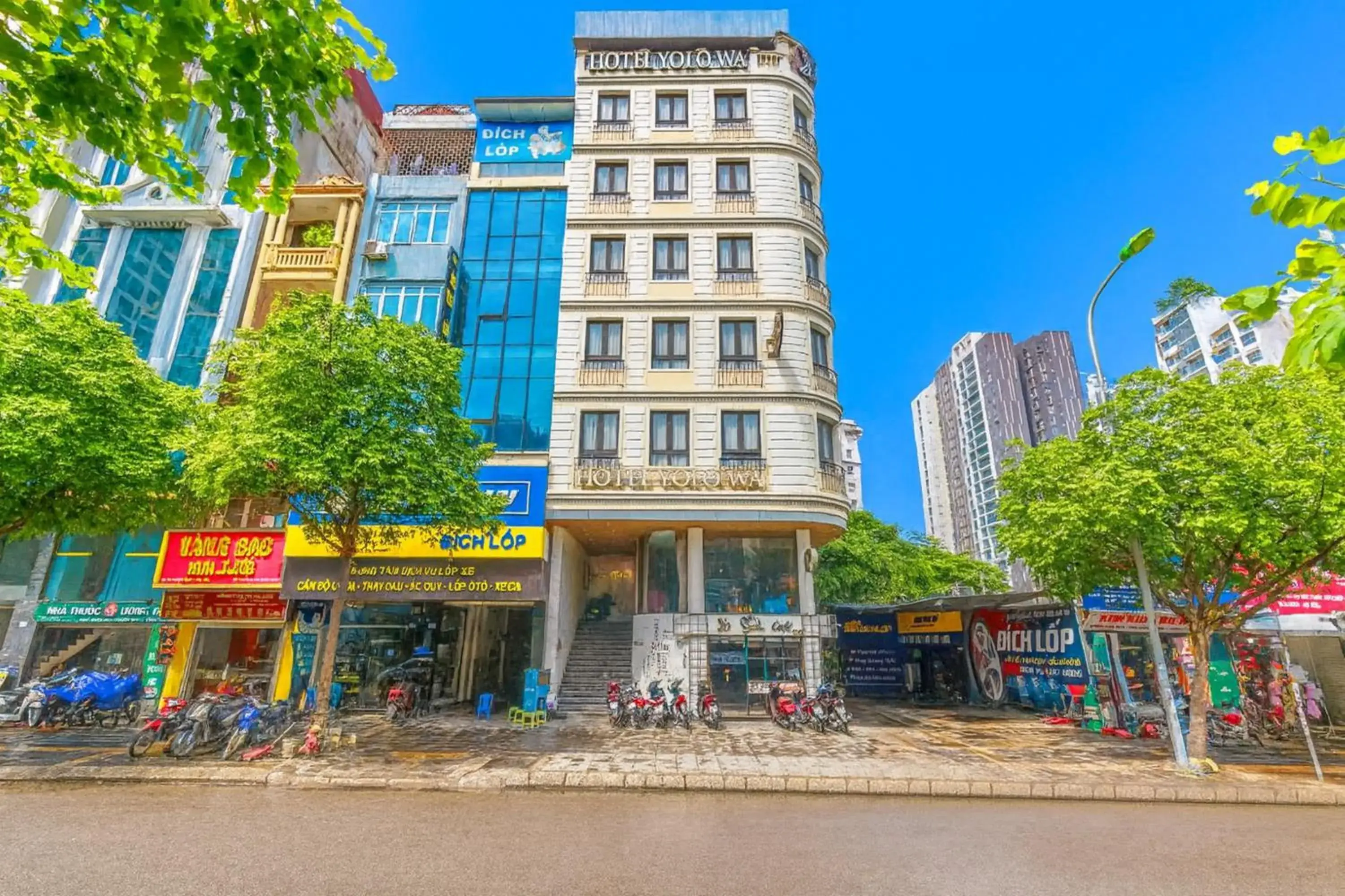 Property building in Yolo Wa Hotel Property building in Yolo Wa Hotel