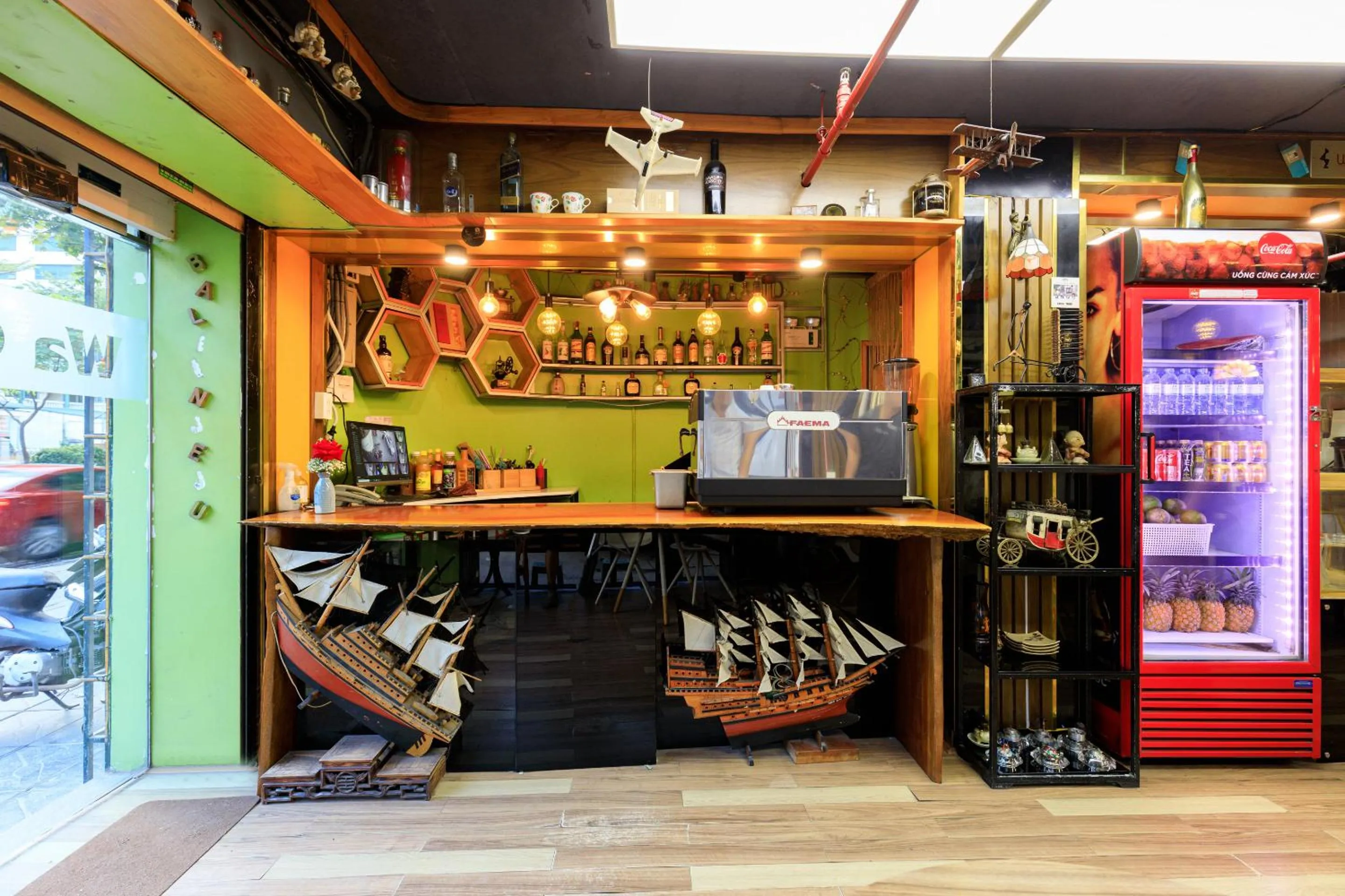 Restaurant/places to eat in Yolo Wa Hotel