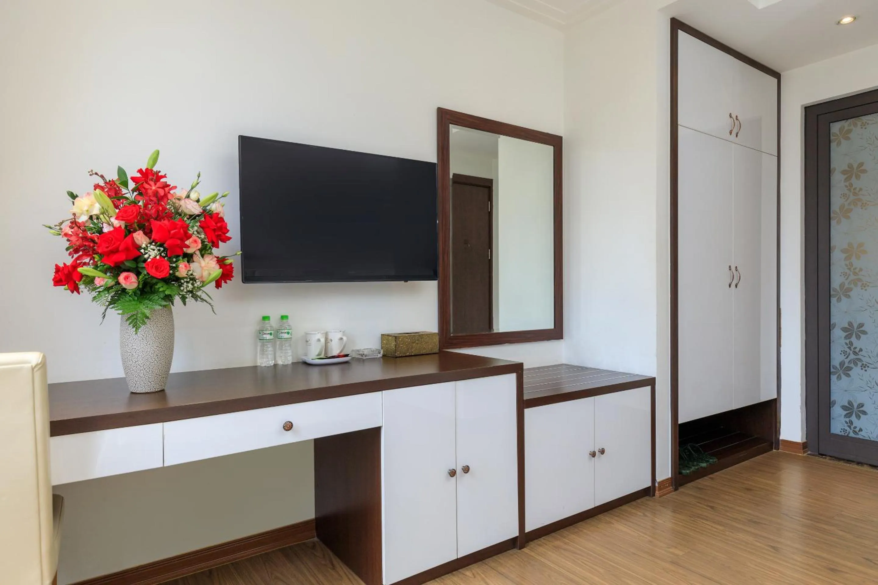 TV and multimedia in Yolo Wa Hotel