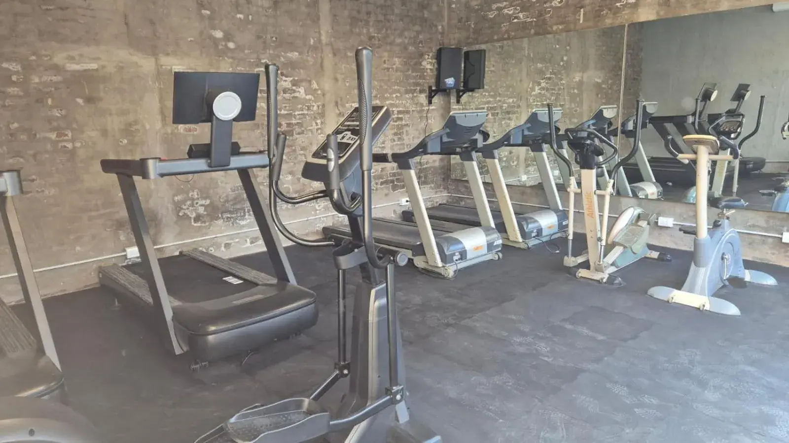 Fitness centre/facilities in DAKAR HOTEL Fitness centre/facilities in DAKAR HOTEL