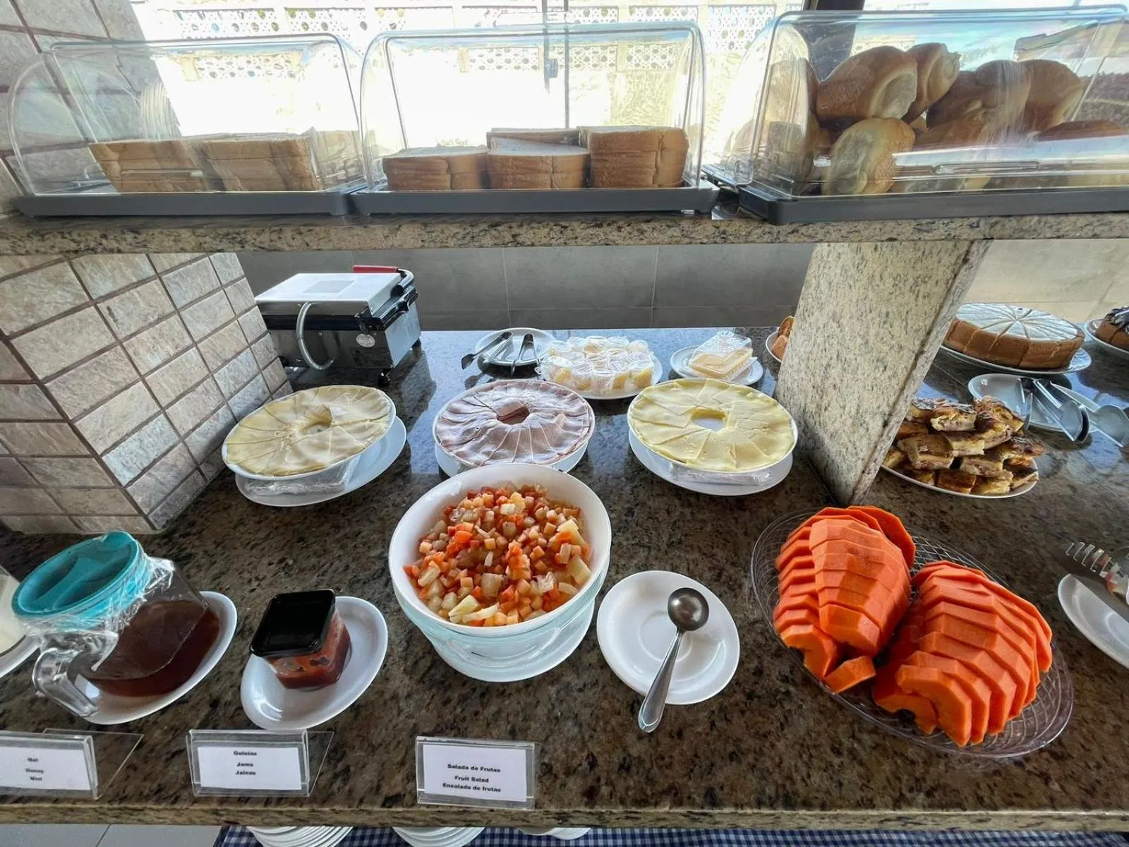 Breakfast in Pipas Bay