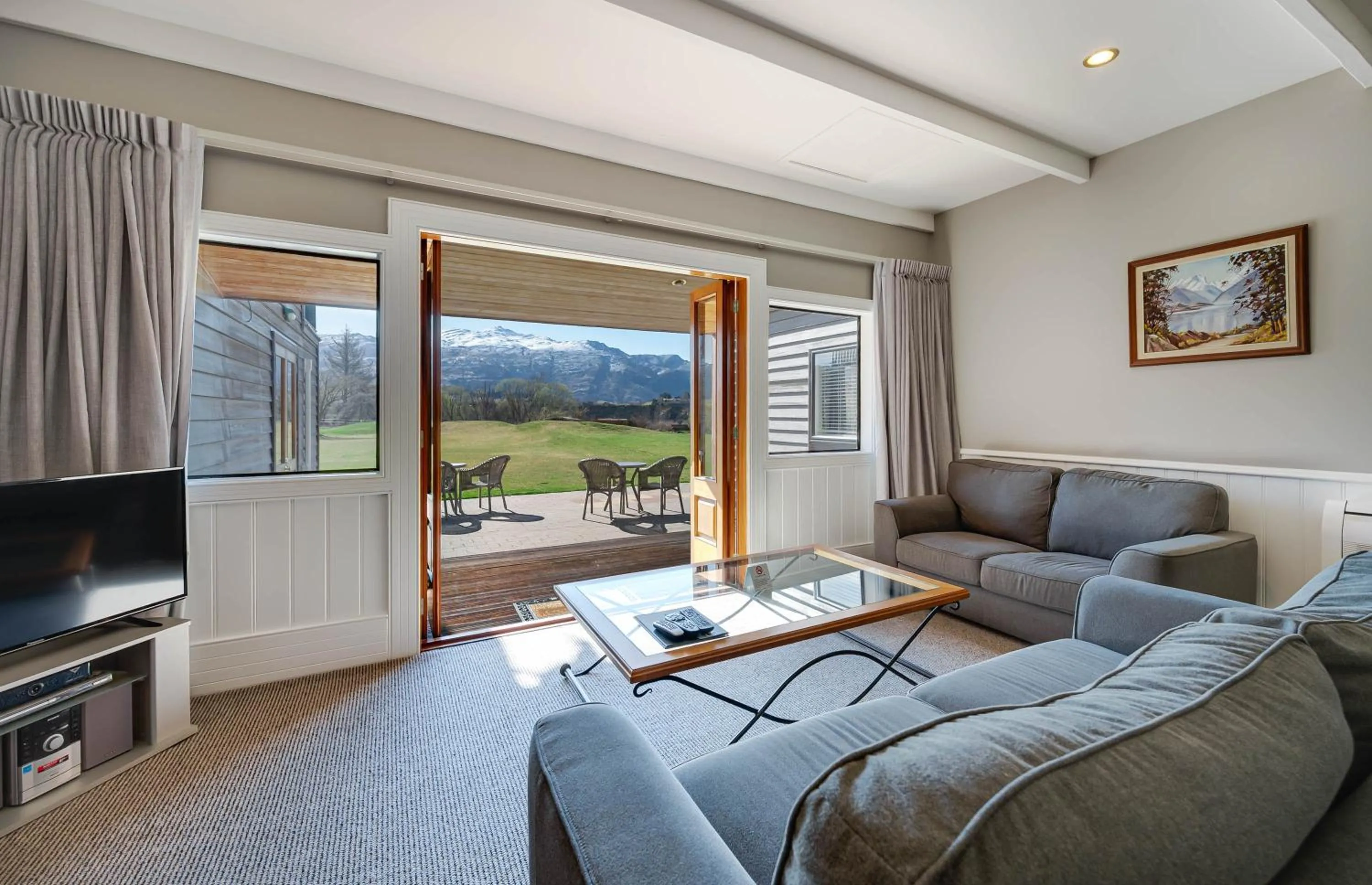 Manata Homestead & Lodge