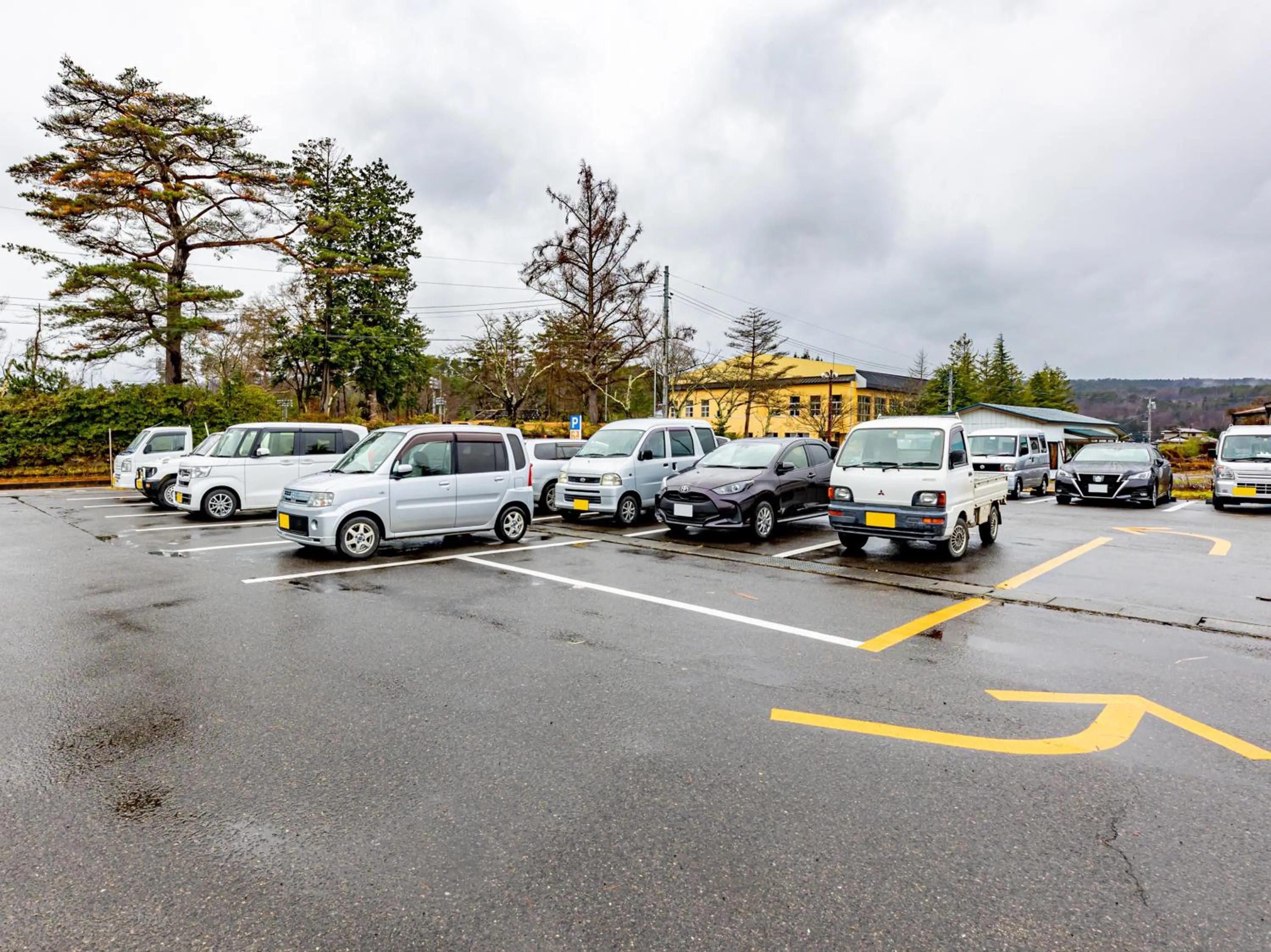 Parking in Niitsuru Onsen Nda