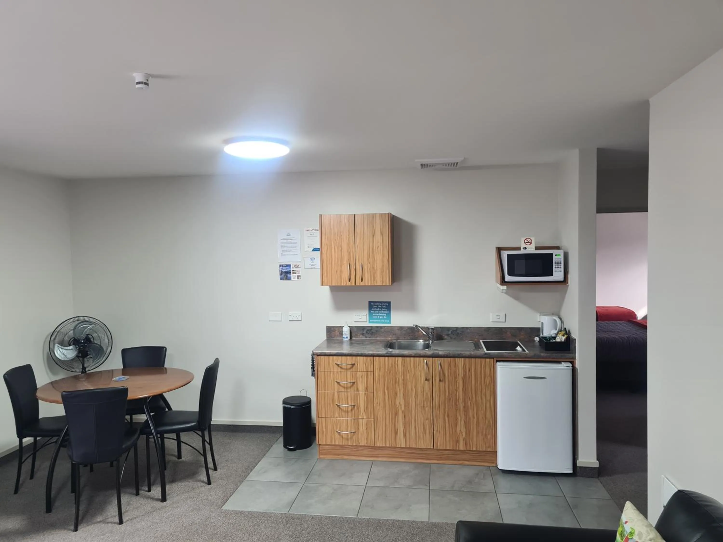 Kitchen or kitchenette in Arran Motel