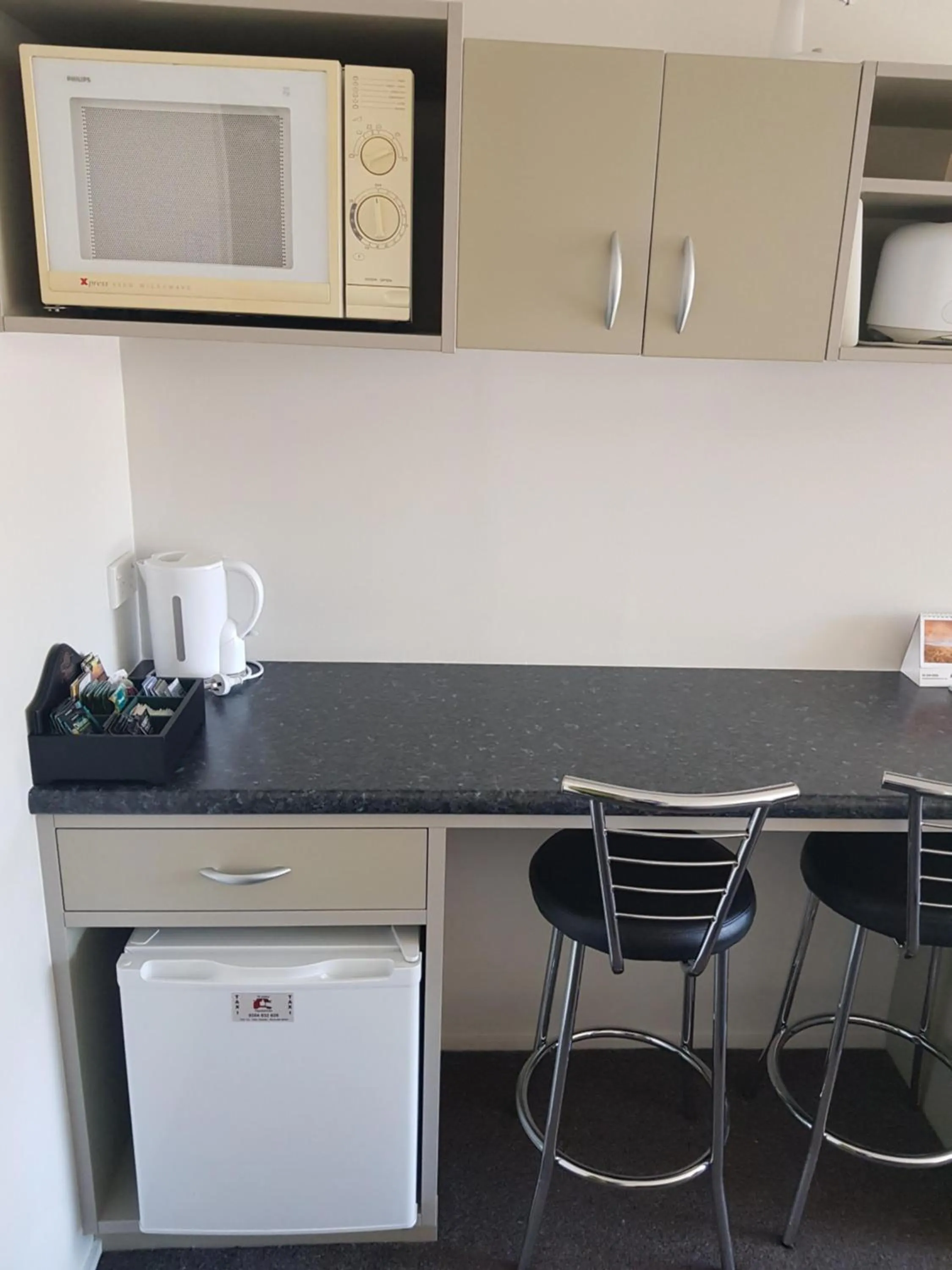 Coffee/tea facilities in Arran Motel