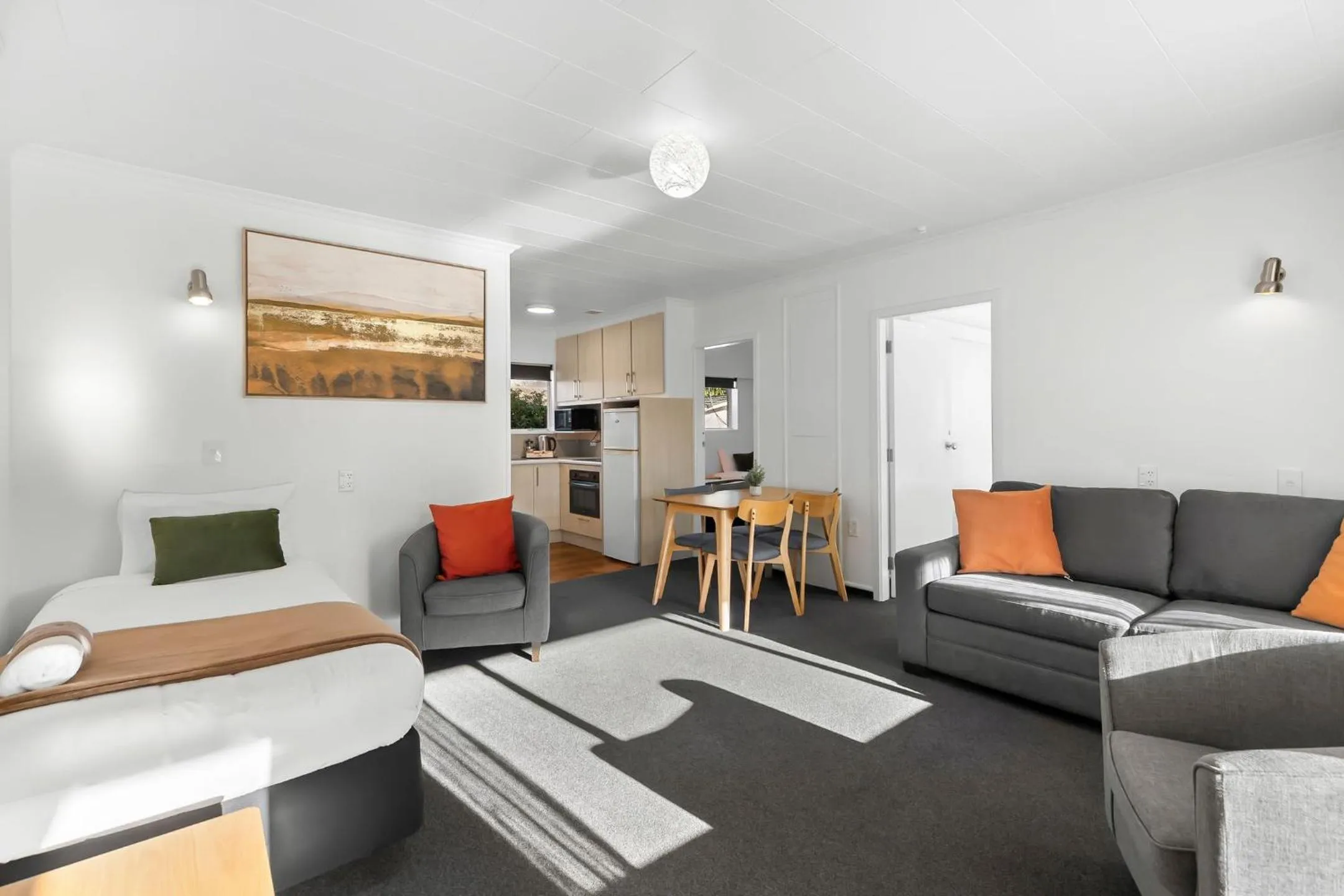 Kitchen or kitchenette in Alpine Motel