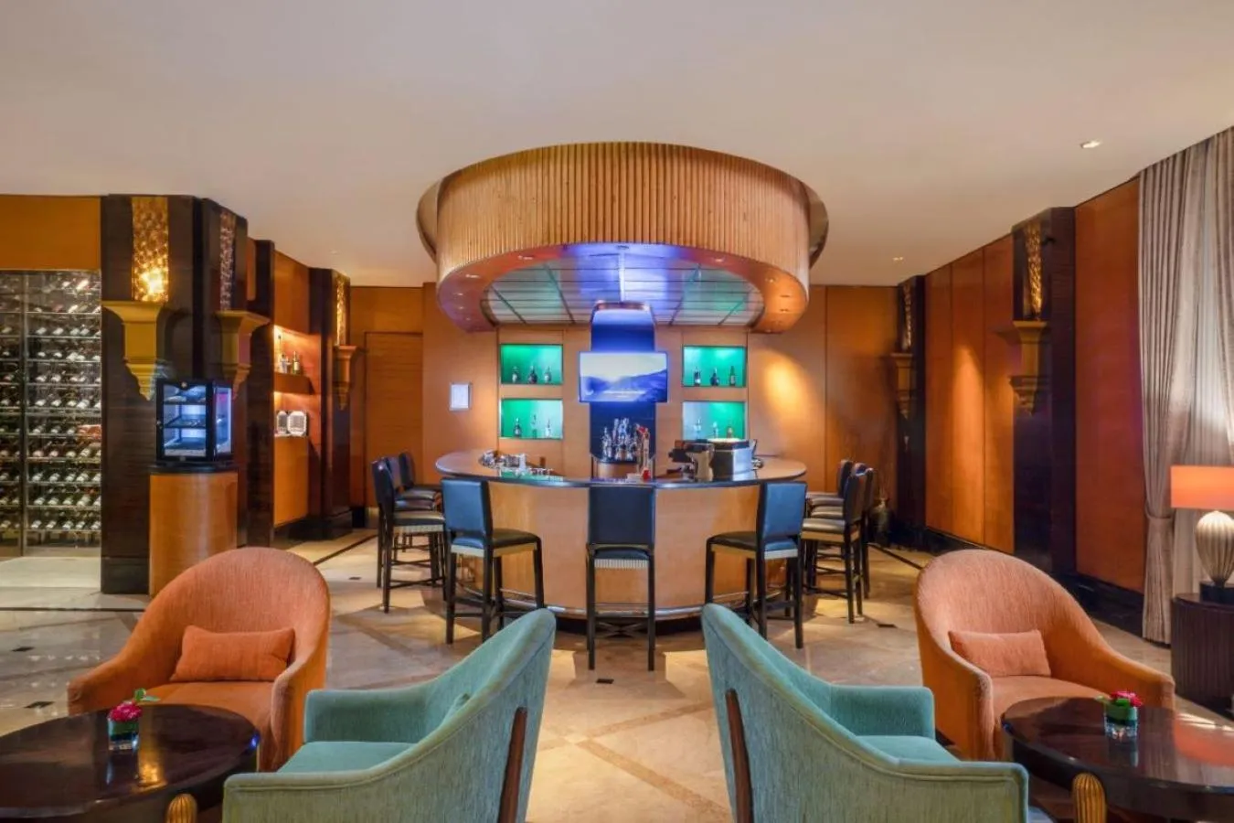 Lounge or bar in Hotel Ciputra Semarang managed by Swiss-Belhotel International