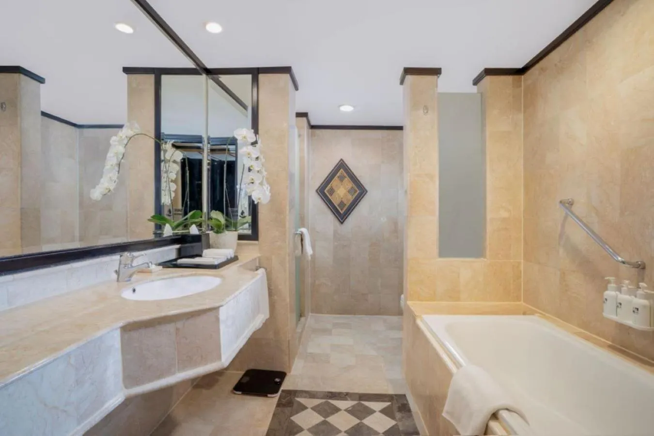 Shower in Hotel Ciputra Semarang managed by Swiss-Belhotel International