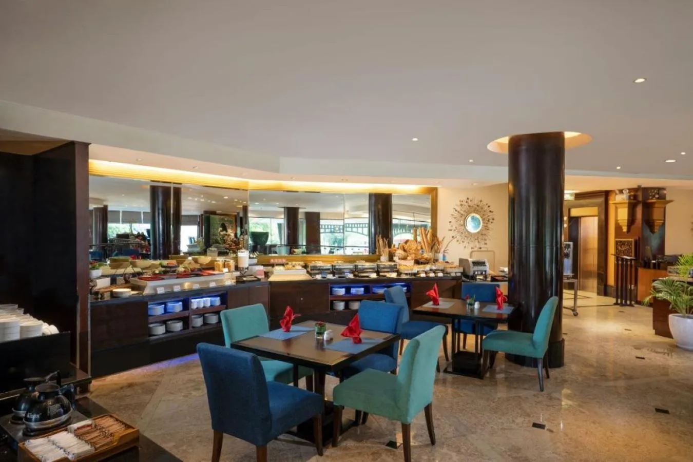 Restaurant/places to eat in Hotel Ciputra Semarang managed by Swiss-Belhotel International