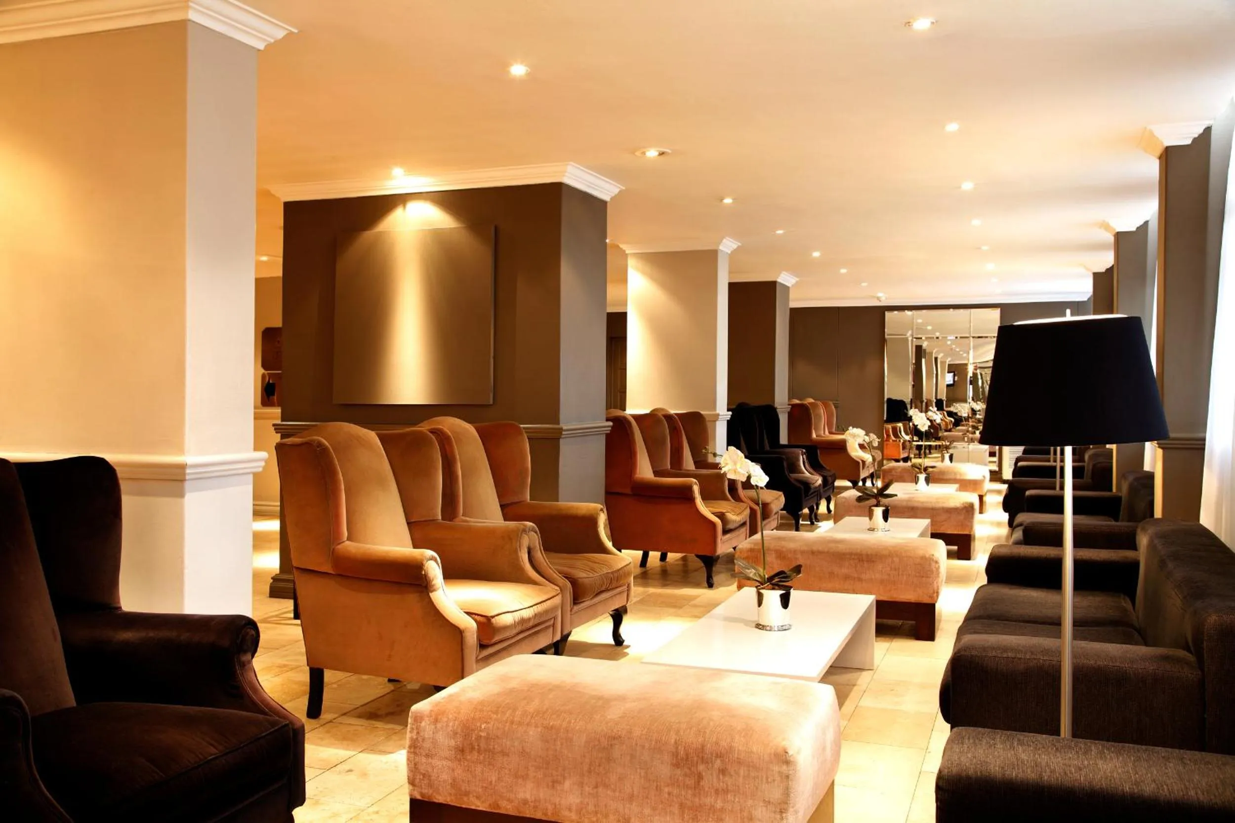 Lounge or bar in Manhattan Hotel