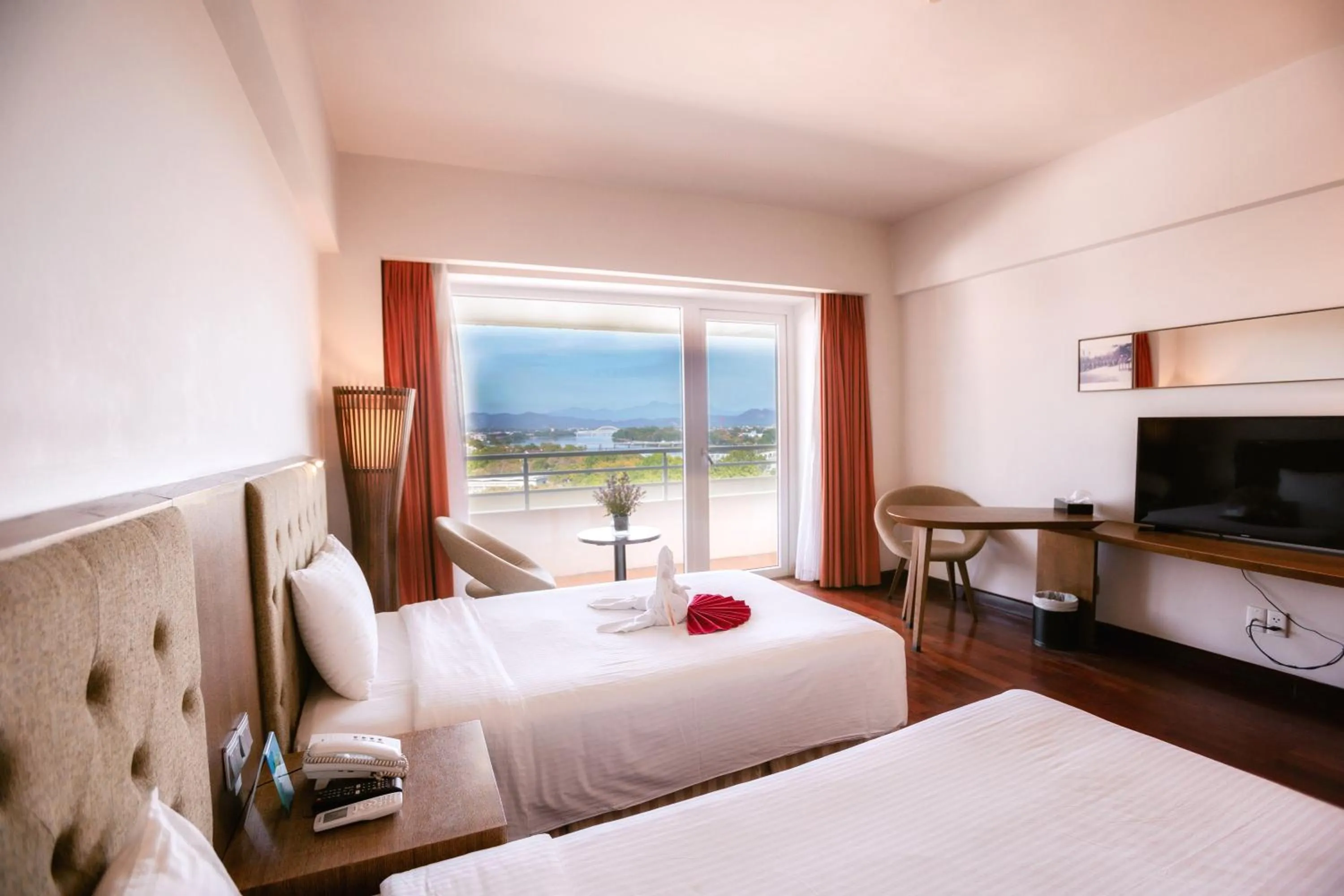 Bed in Muong Thanh Holiday Hue Hotel