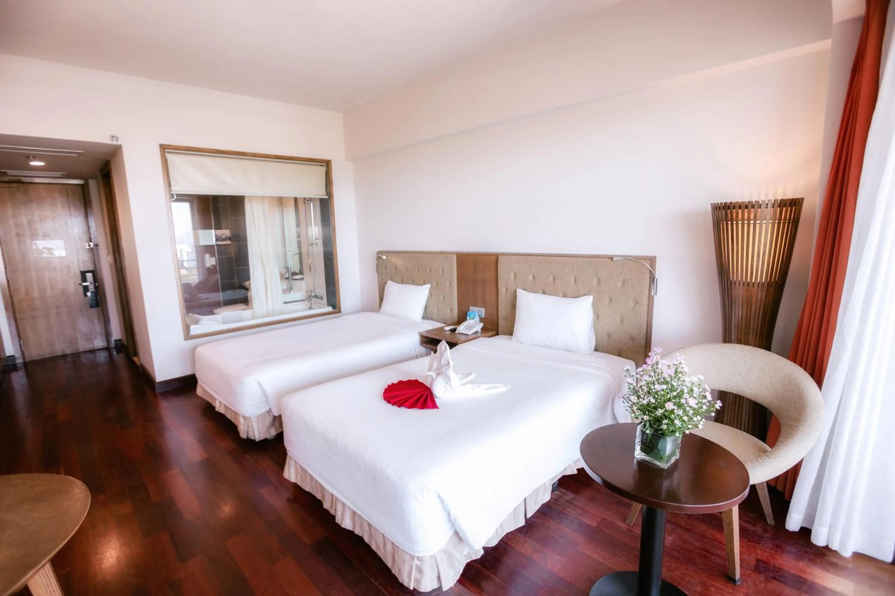 Deluxe Twin Room in Muong Thanh Holiday Hue Hotel