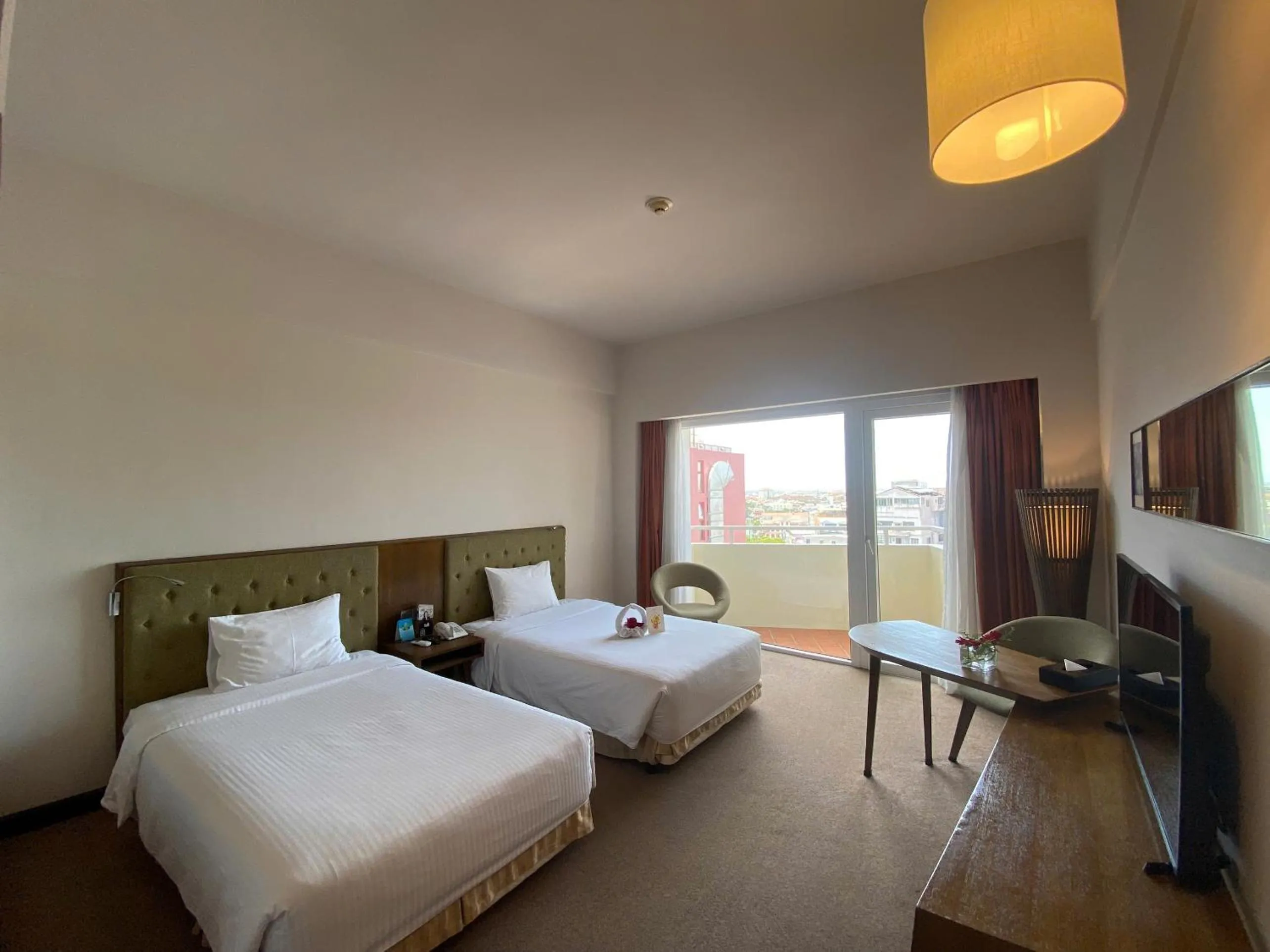 Bed in Muong Thanh Holiday Hue Hotel