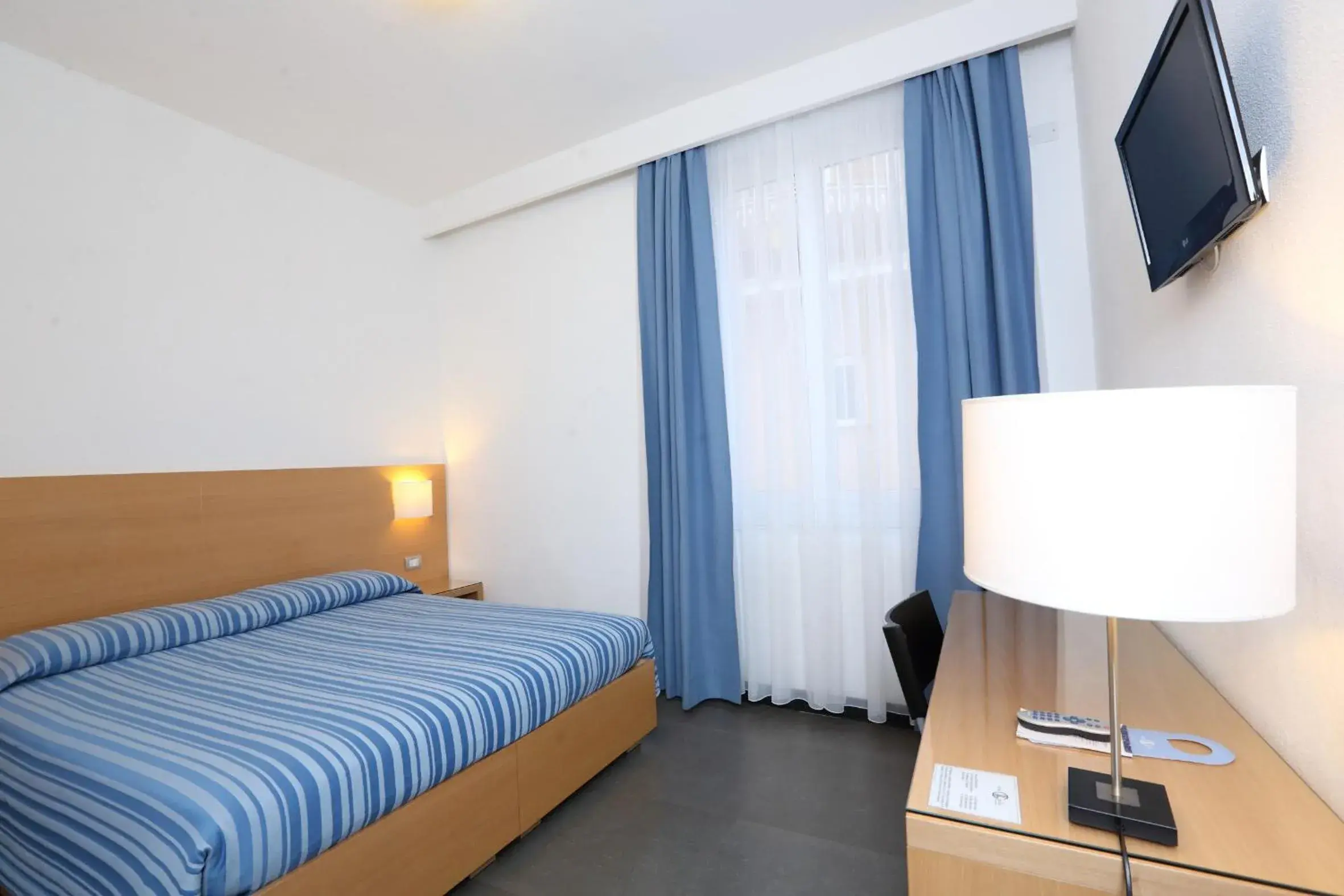 Standard Double Room in Hotel Genova Standard Double Room in Hotel Genova