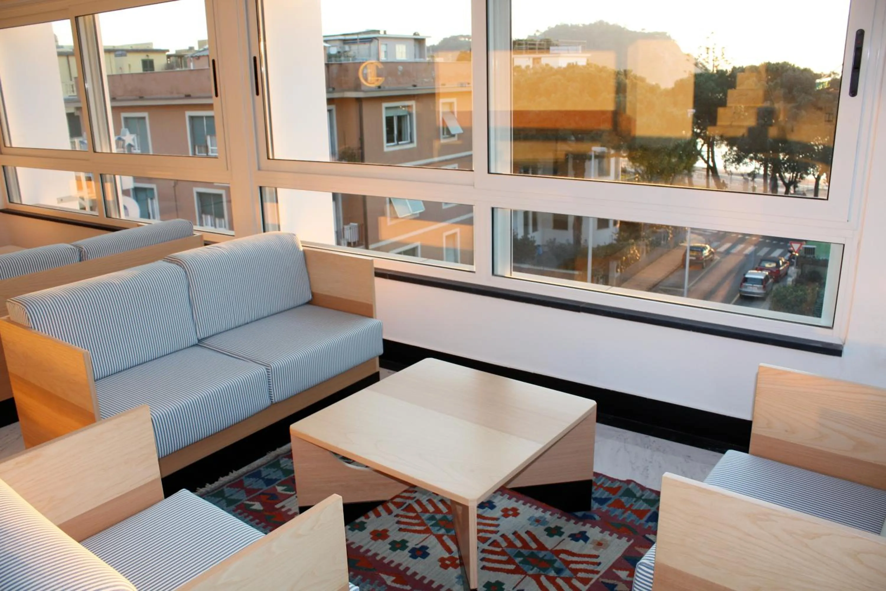 Communal lounge/ TV room in Hotel Genova