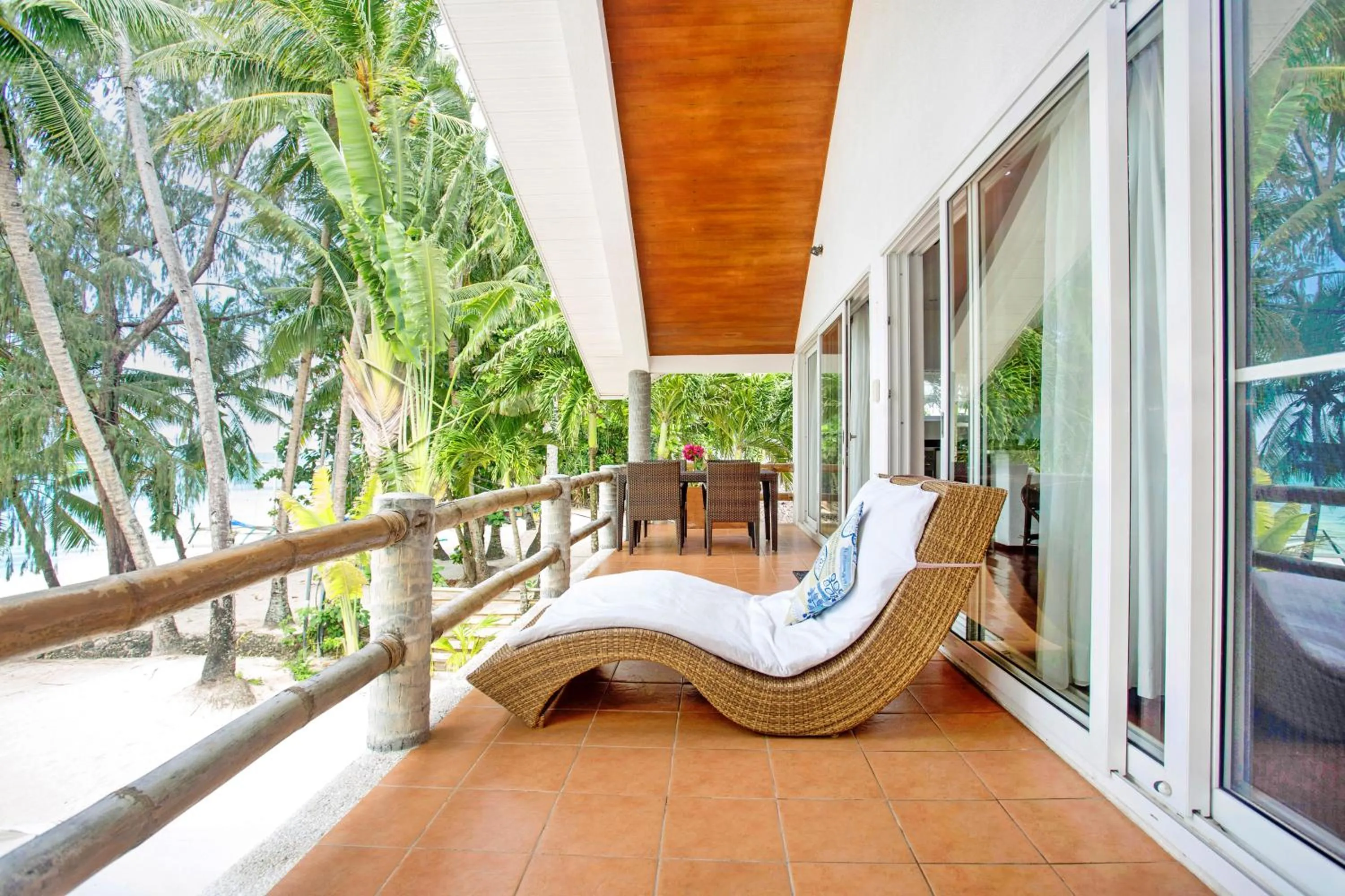 Day in Mabuhay Beach House