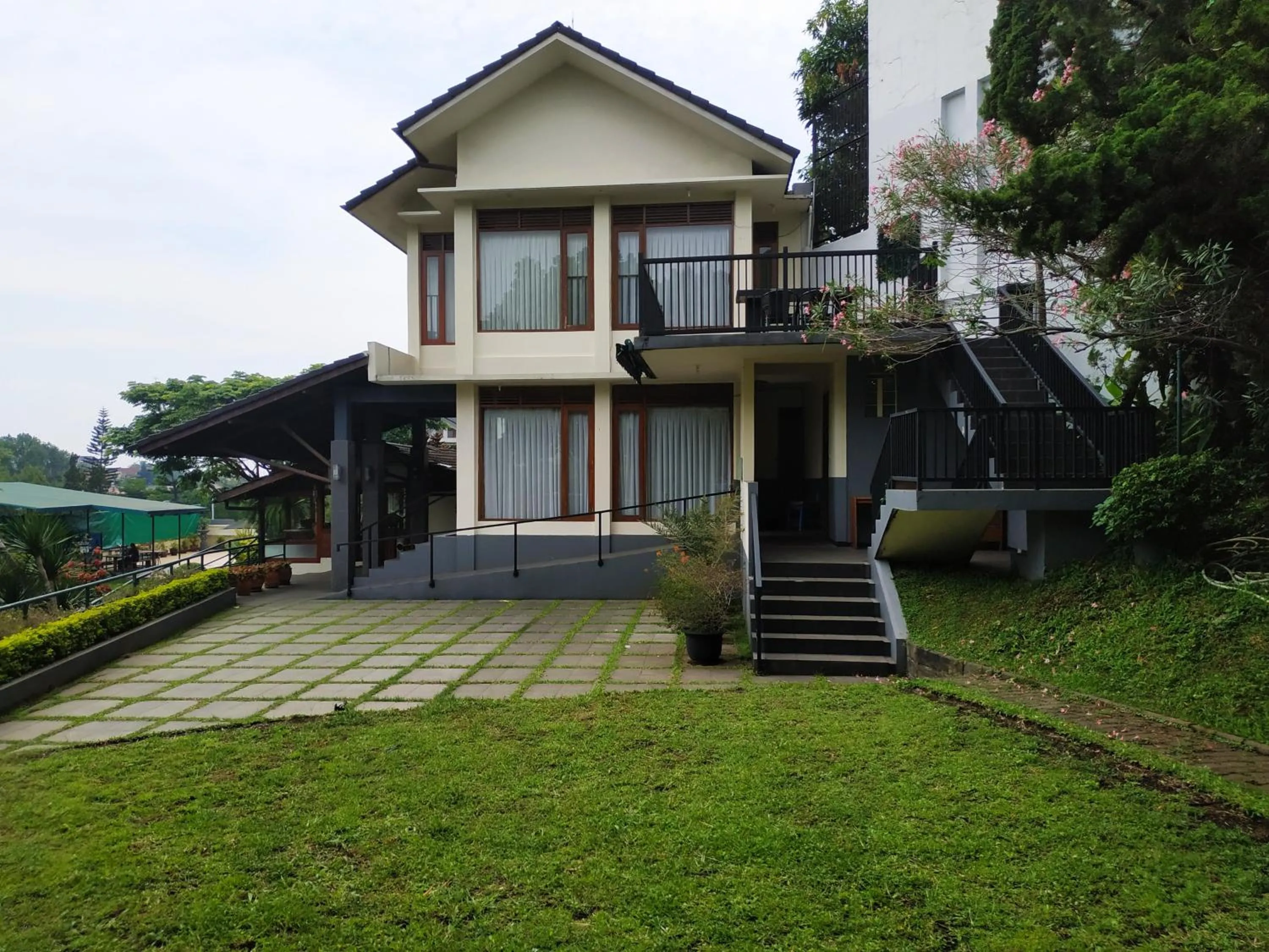 Samami Garden