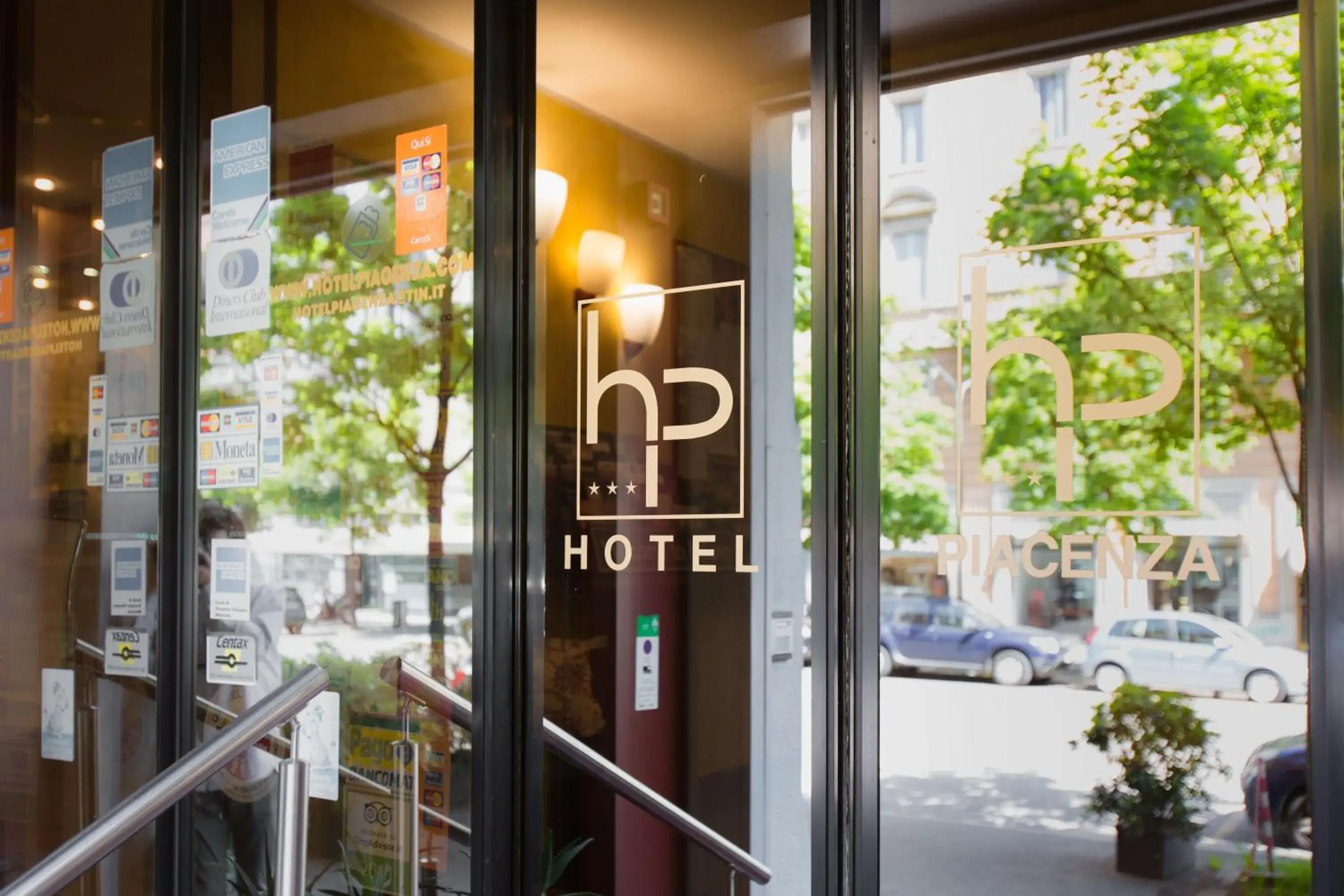 Facade/entrance in Hotel Piacenza Facade/entrance in Hotel Piacenza