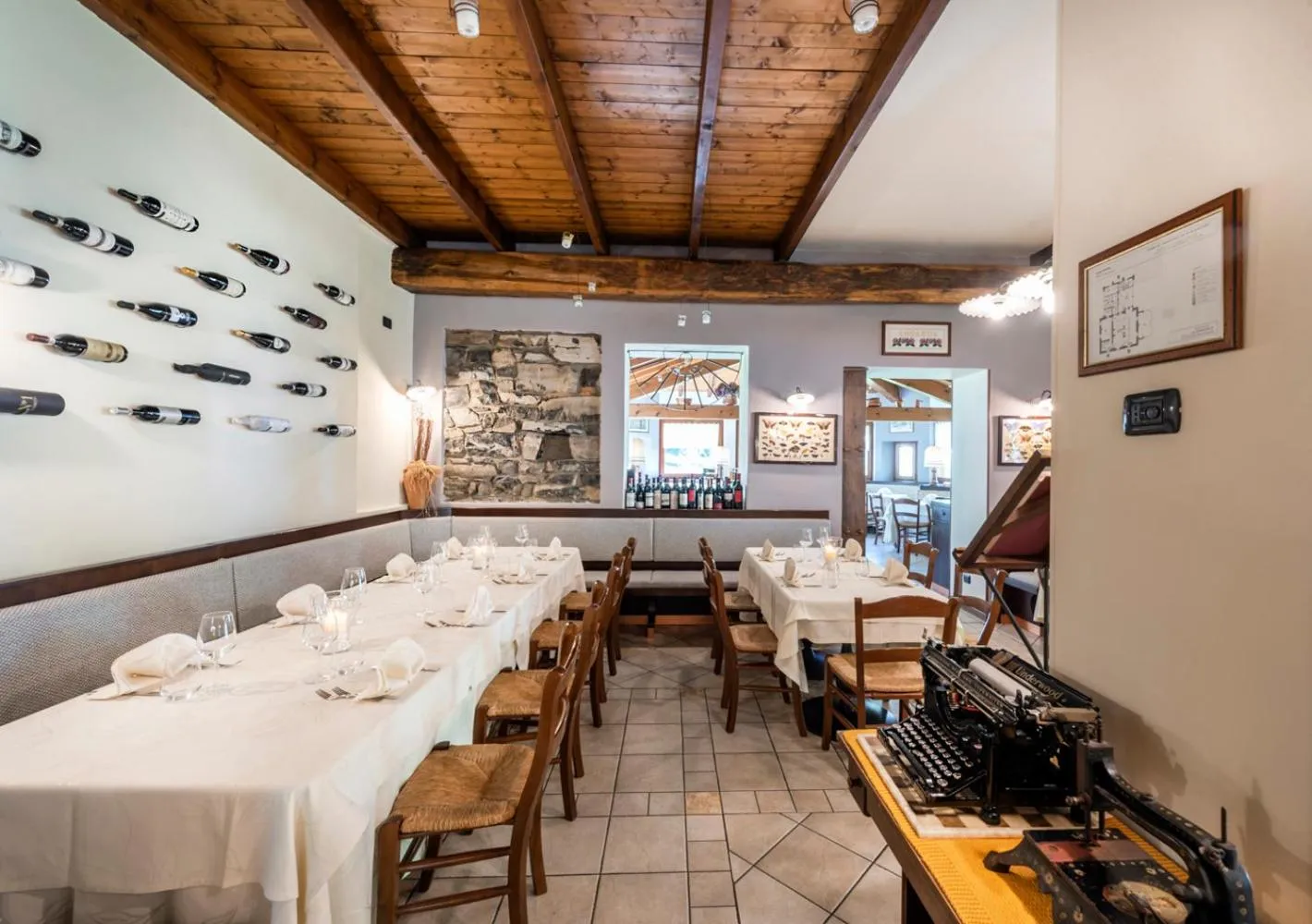 Restaurant/places to eat in Locanda Sant' Anna