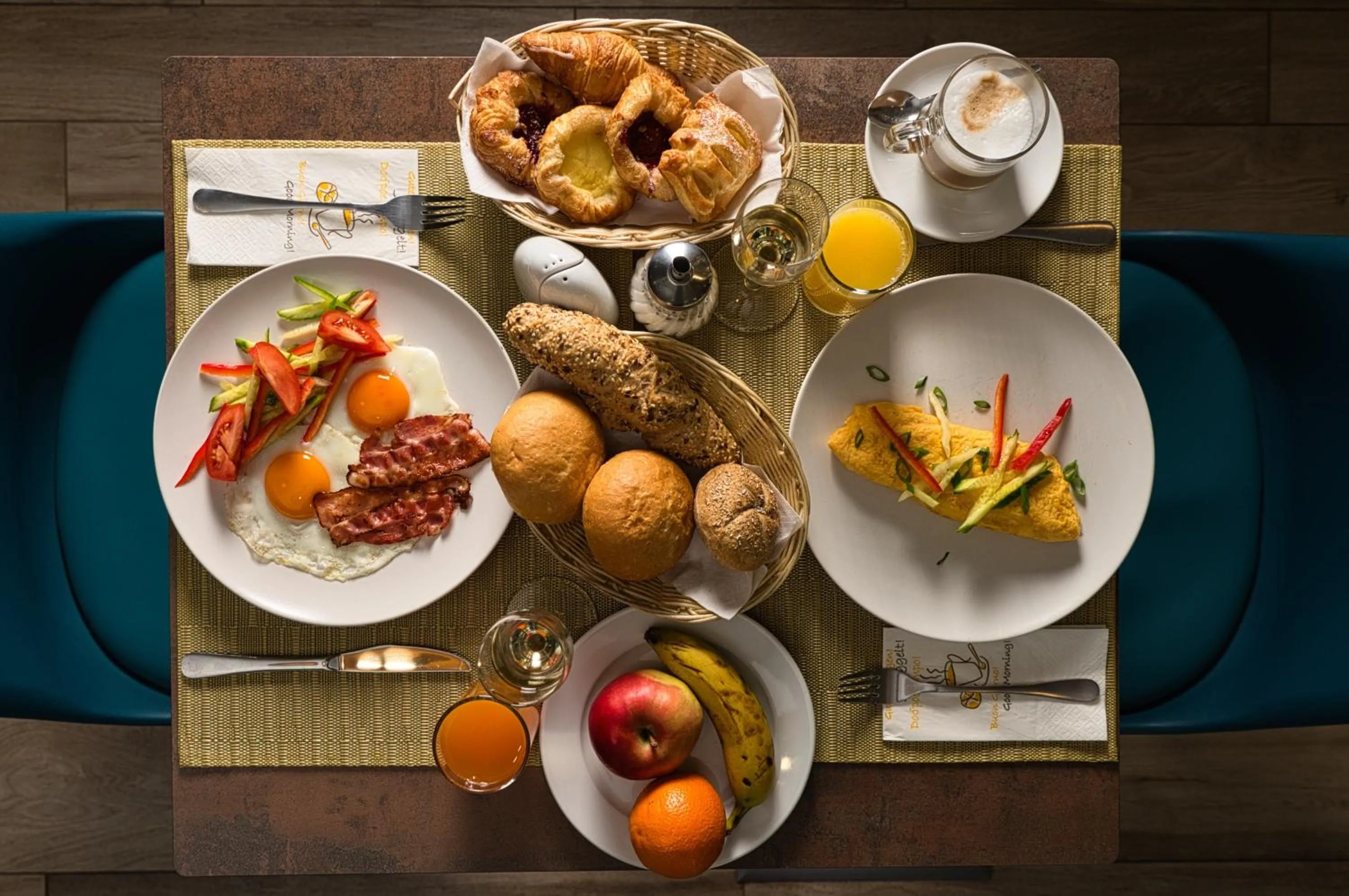 Restaurant/places to eat in Akadémia Hotel