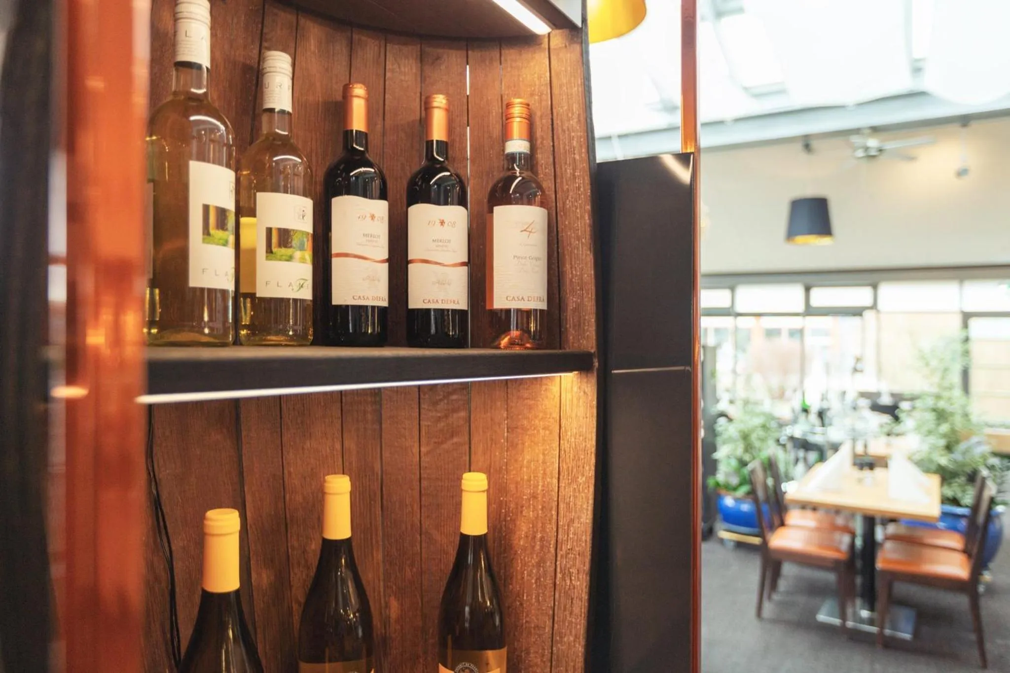 Lounge or bar in Garner Hotel Elmshorn by IHG