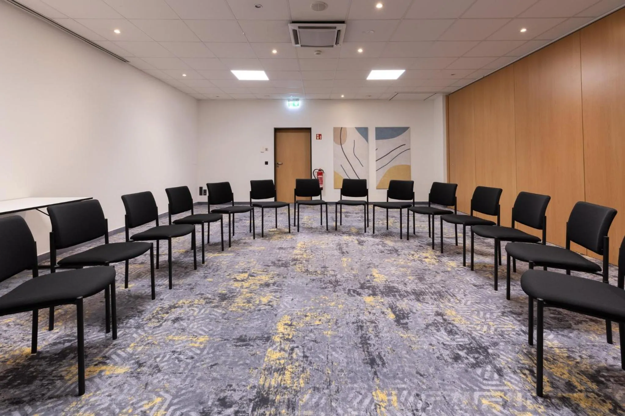 Meeting/conference room in Garner Hotel Elmshorn by IHG