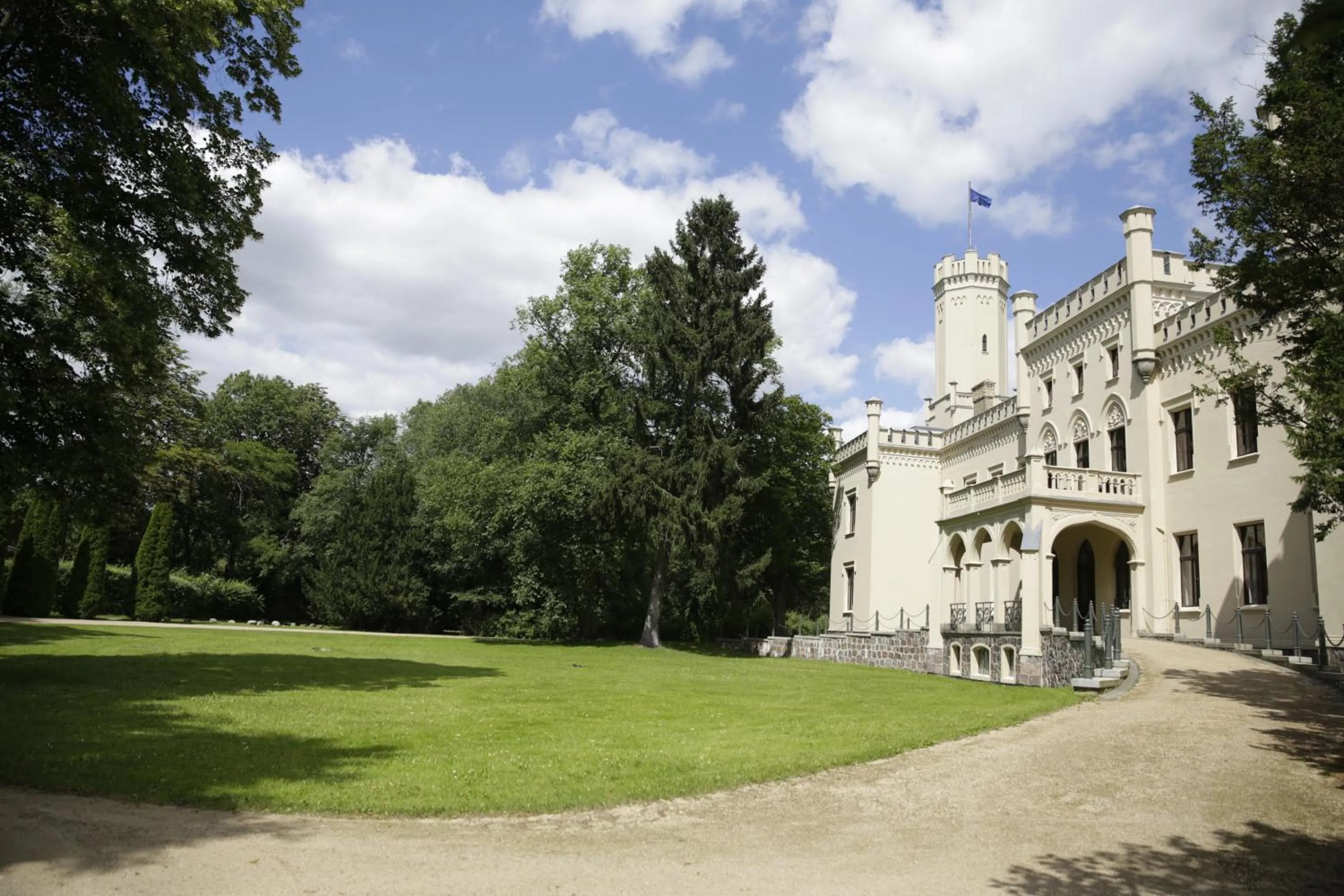 Facade/entrance in Romantik Hotel Schloss Reichenow