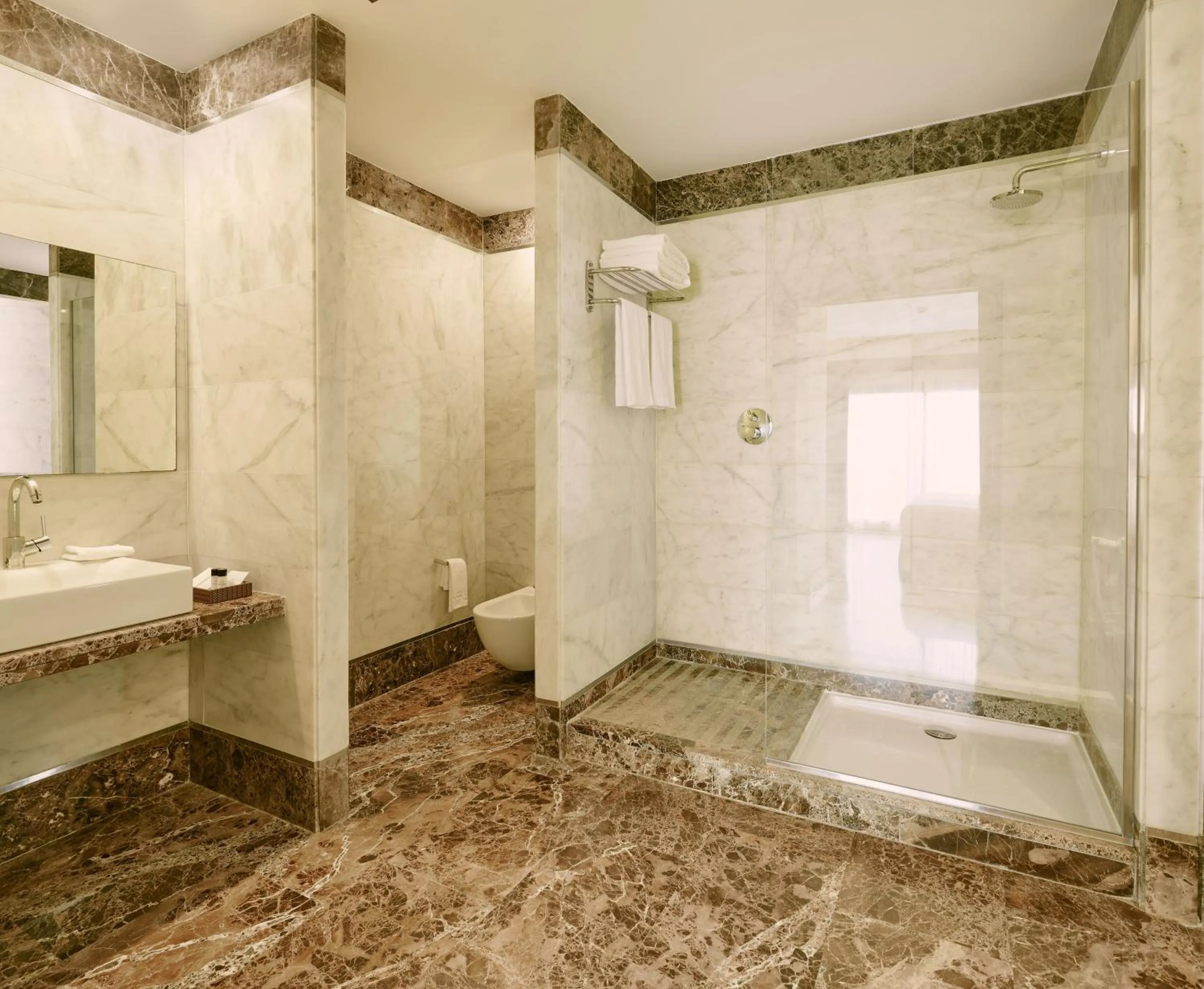 Hot Spring Bath in Estepona Hotel & Spa Resort