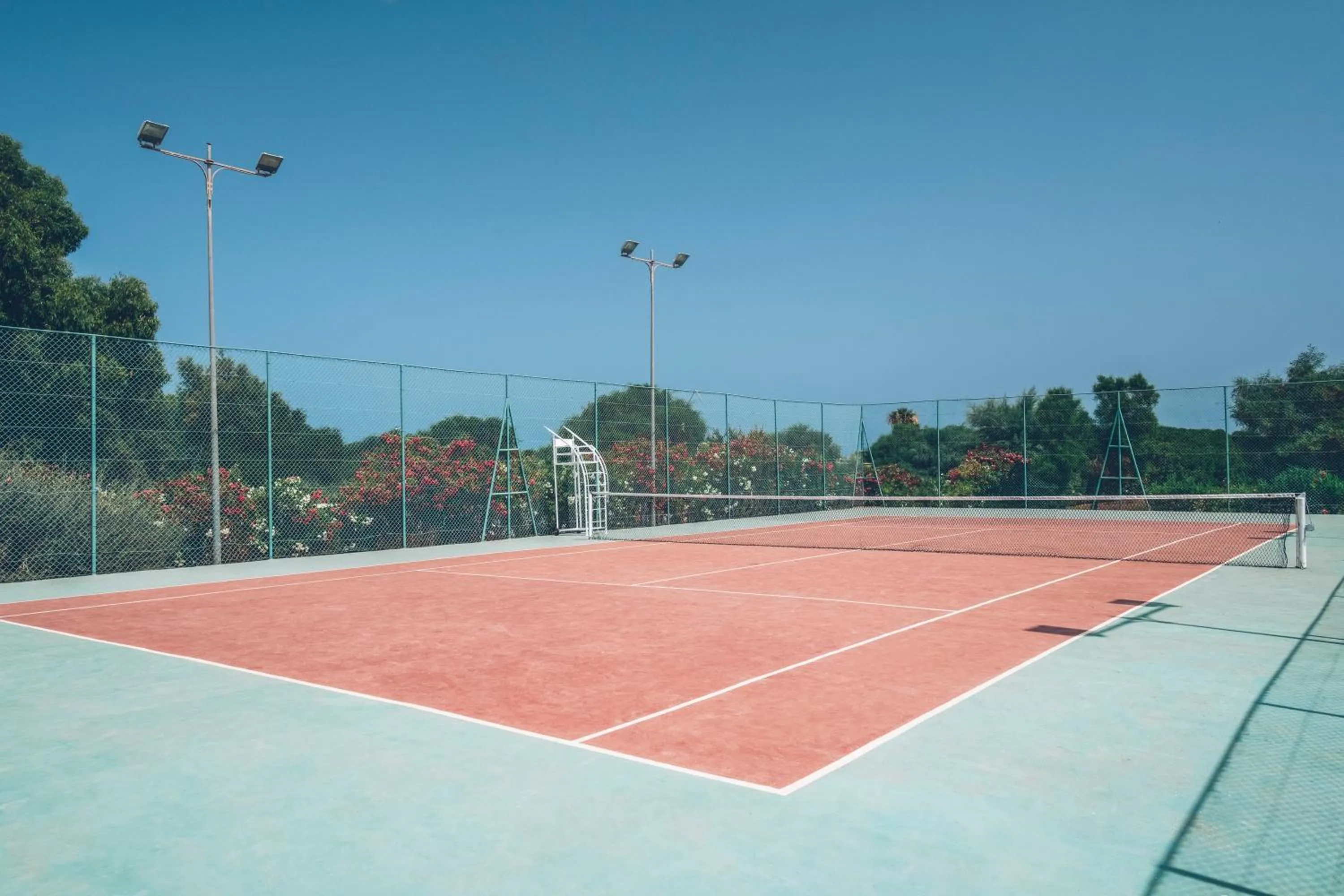 Tennis court in Iberostar Waves Saidia
