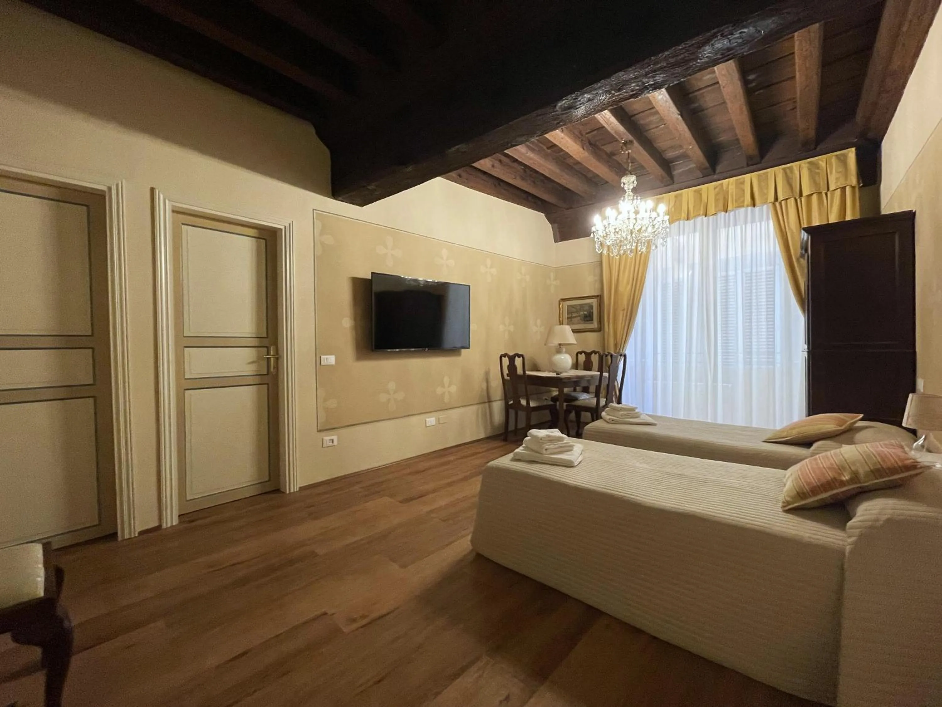 Living room, Bed in La Bohème