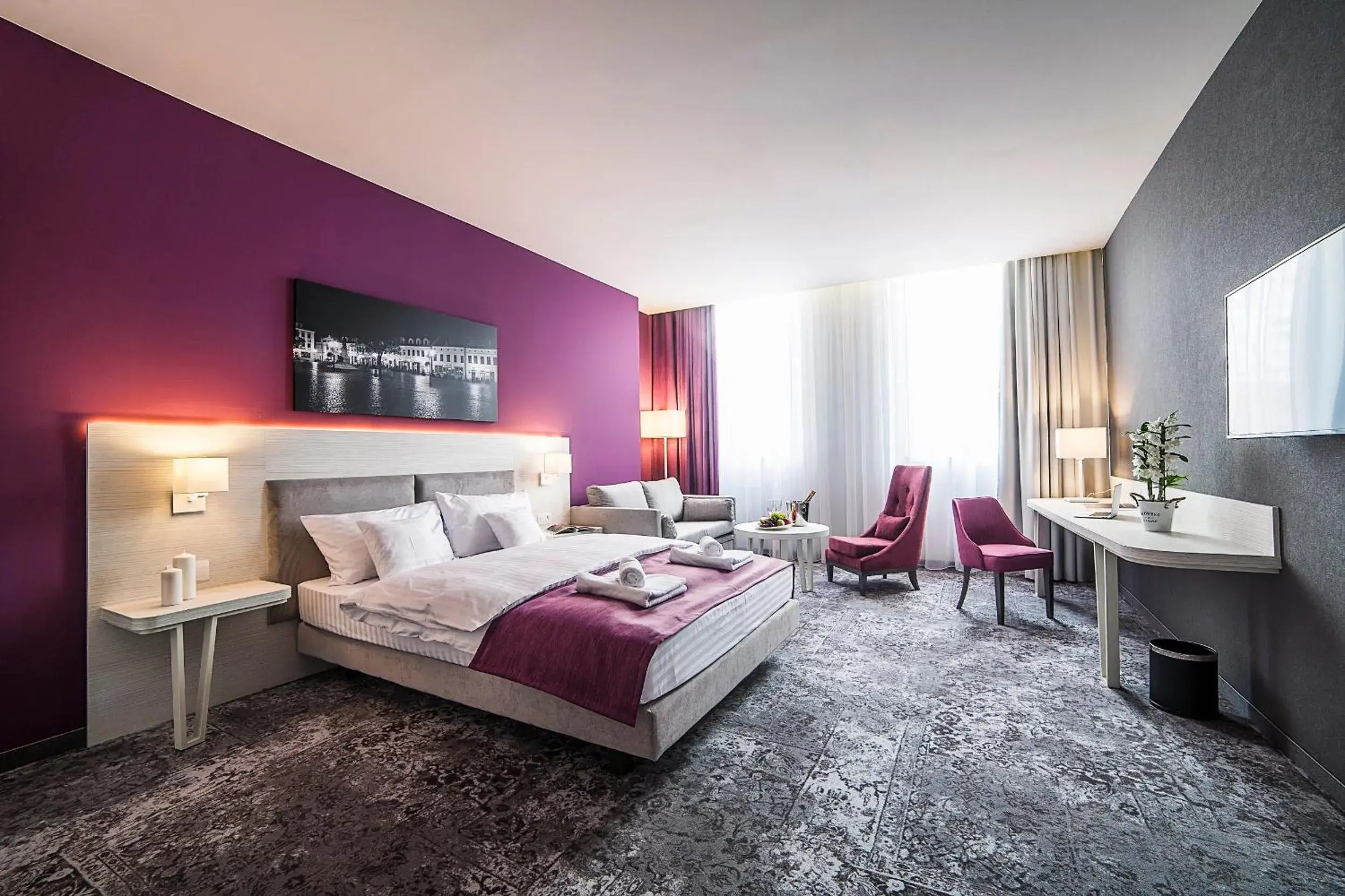 Deluxe Double Room - single occupancy in Hotel Metropolitan Deluxe Double Room - single occupancy in Hotel Metropolitan