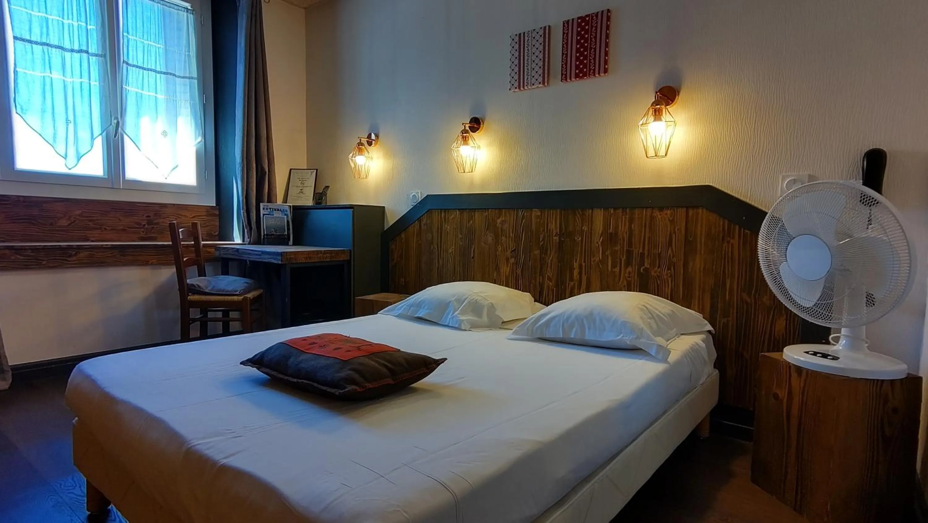 Bed in Hotel Le Colibri