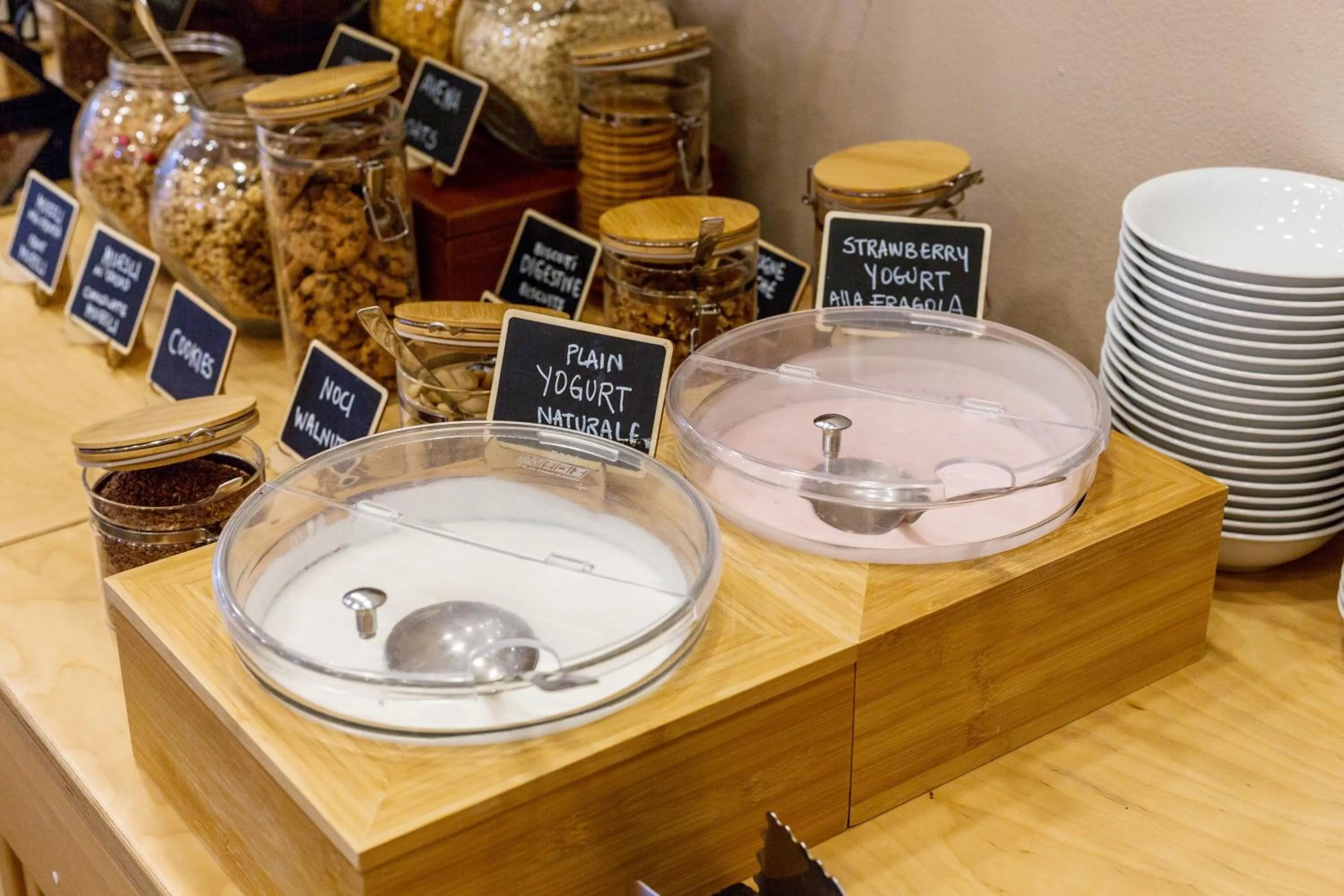 Food and drinks in Hotel Domomea