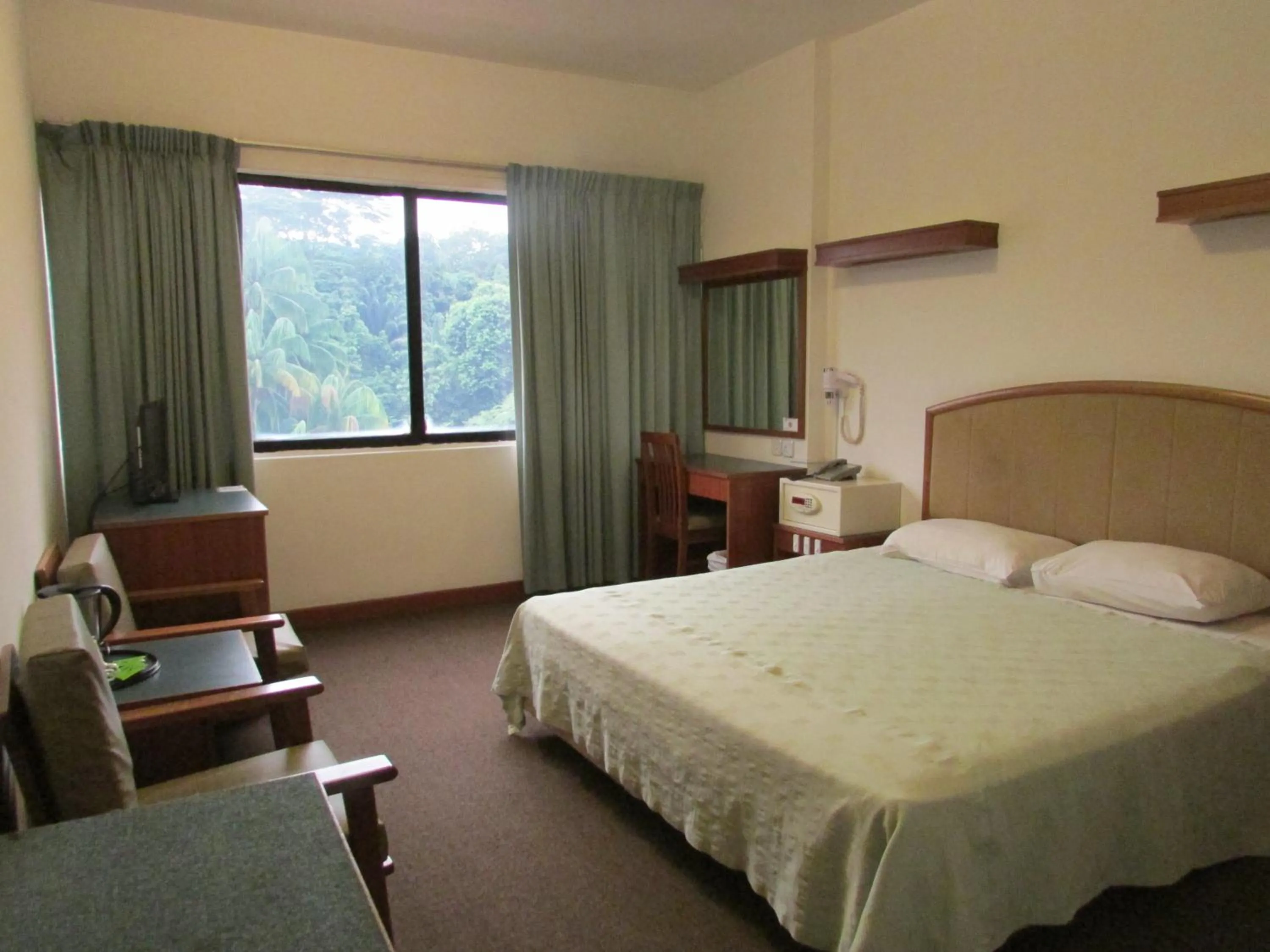 Photo of the whole room, Bed in Hotel Supreme