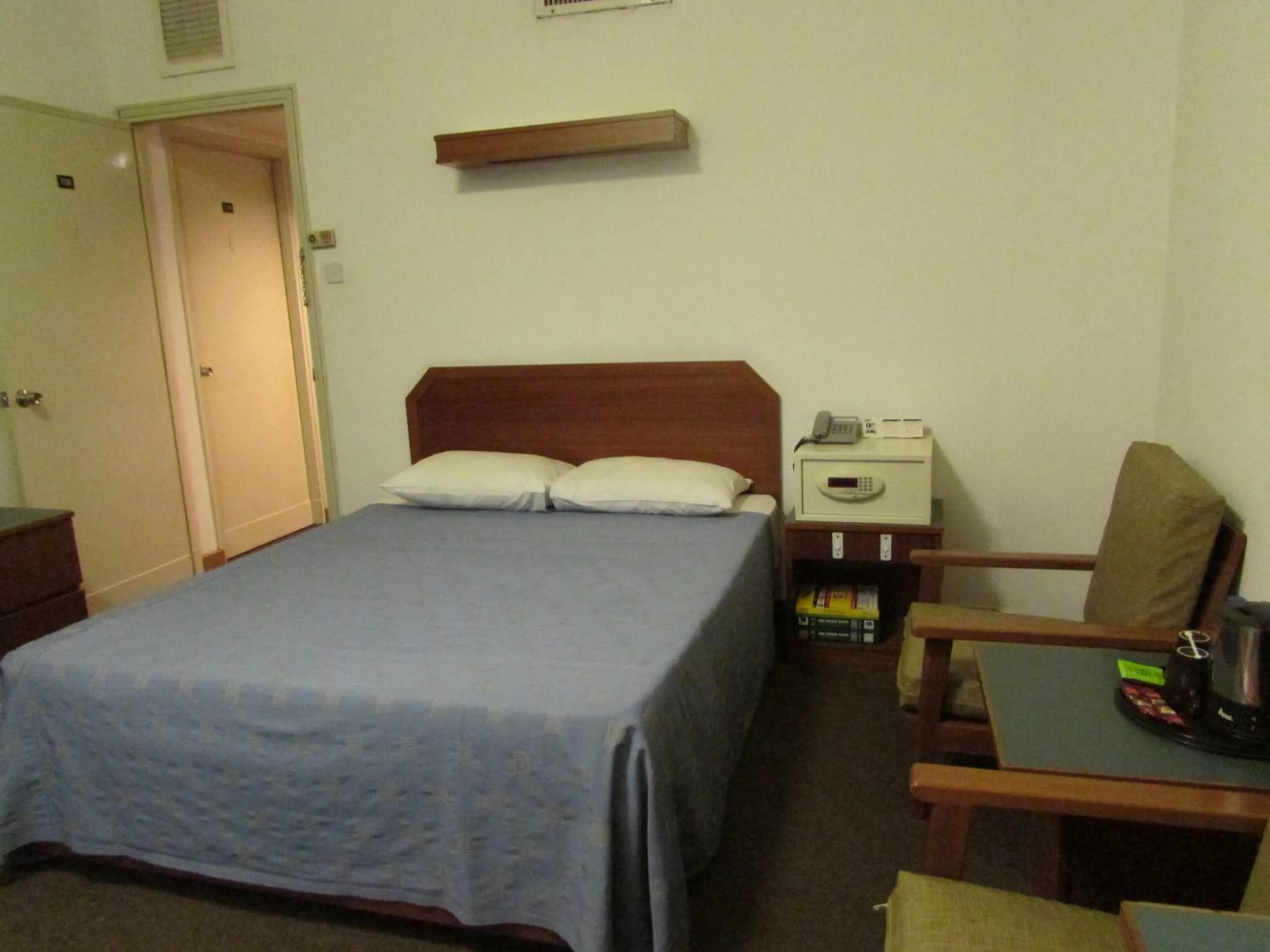 Photo of the whole room, Bed in Hotel Supreme